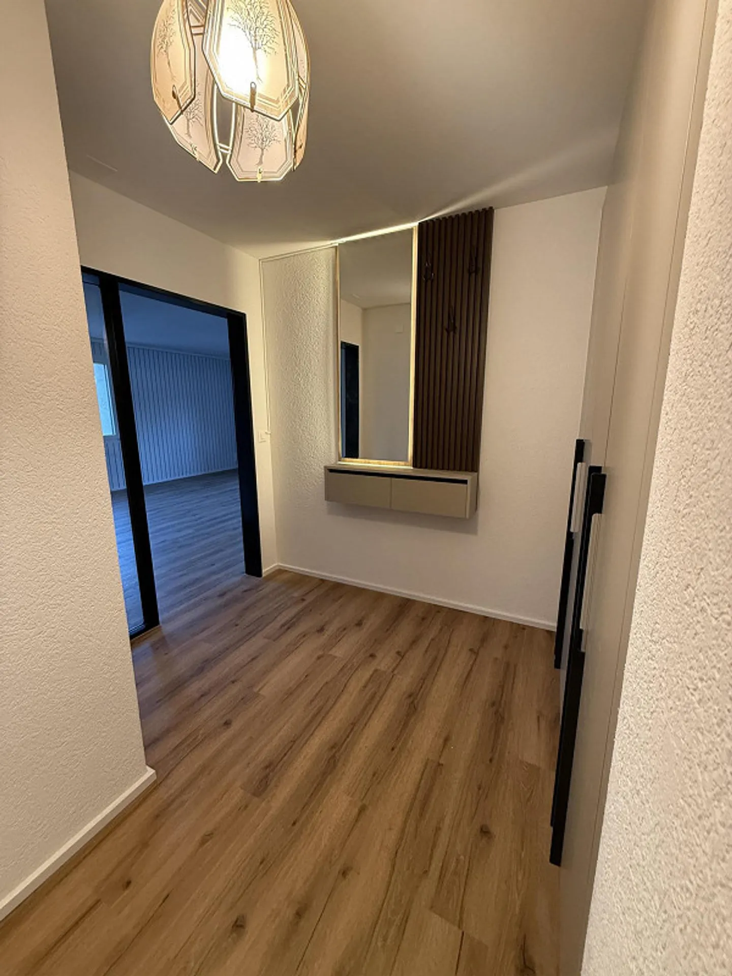 Première occupation après rénovation – appartement de 3,5 pièces au cœur du village - Photo 6 sur 15