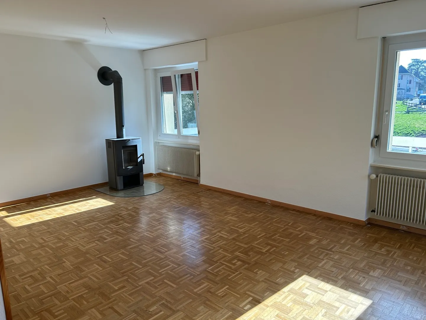 Ampio appartamento ristrutturato di 5.5 locali con bella terrazza, vicino al centro - Foto 2 di 3