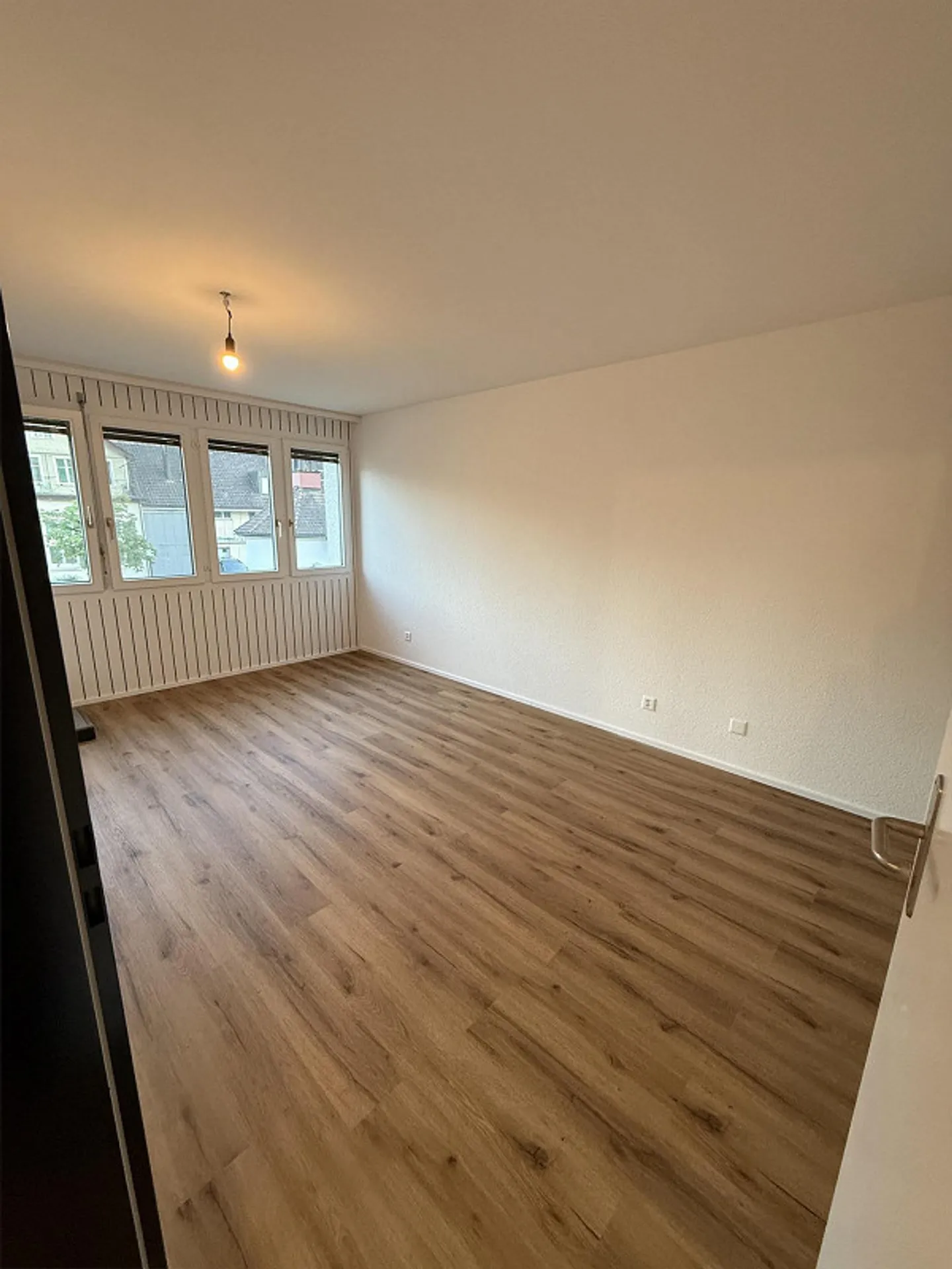 Première occupation après rénovation – appartement de 3,5 pièces au cœur du village - Photo 9 sur 15