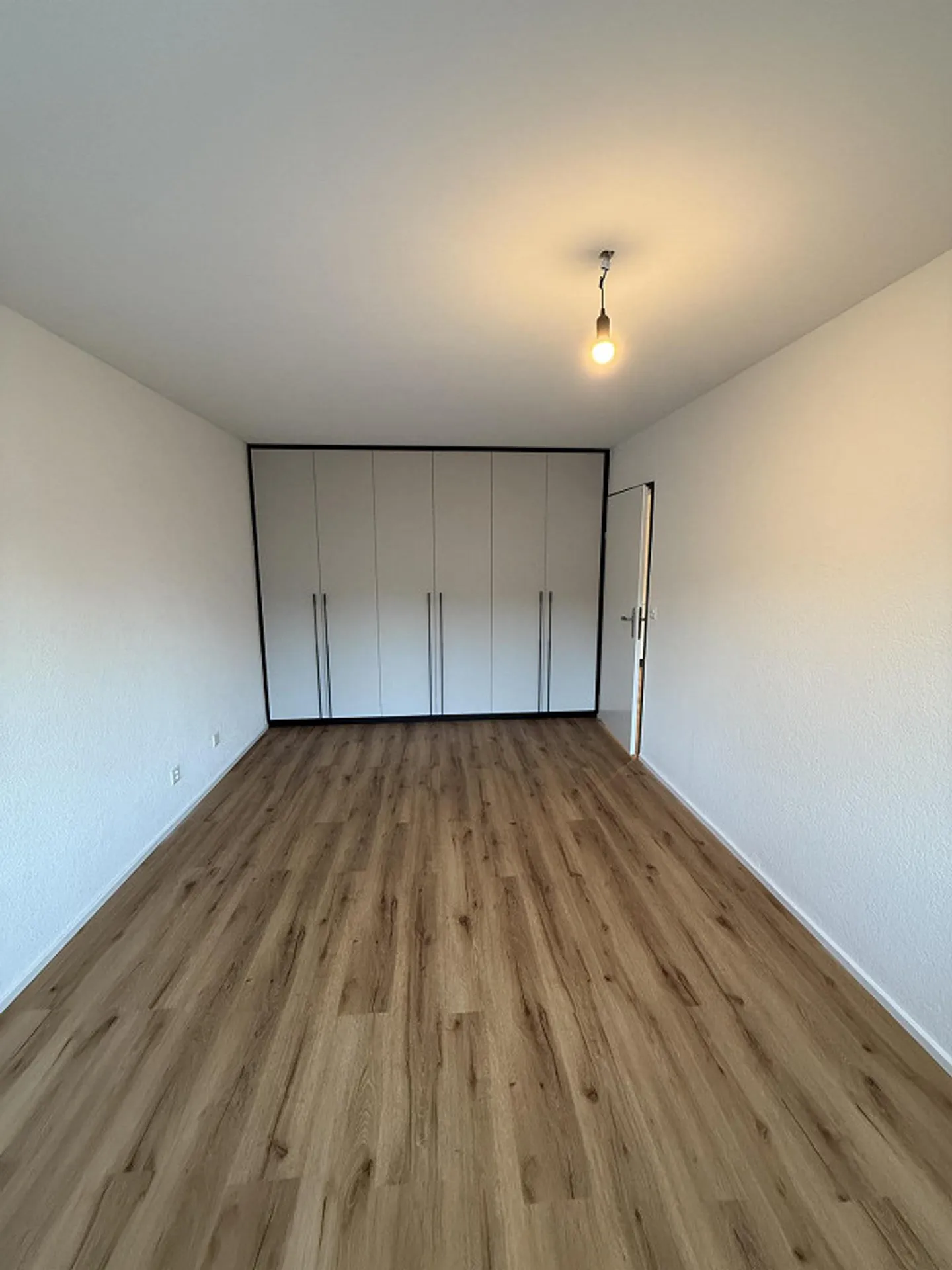 Première occupation après rénovation – appartement de 3,5 pièces au cœur du village - Photo 10 sur 15