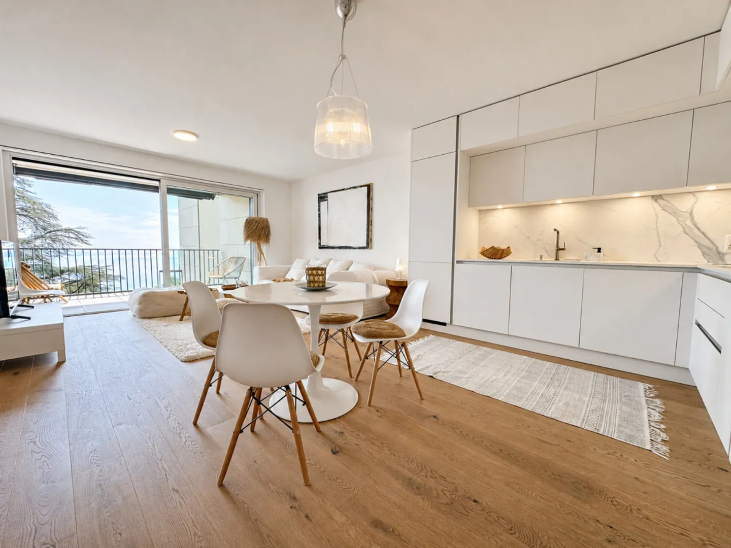 Appartamento di Lusso con Vista Lago - Foto 1 di 9