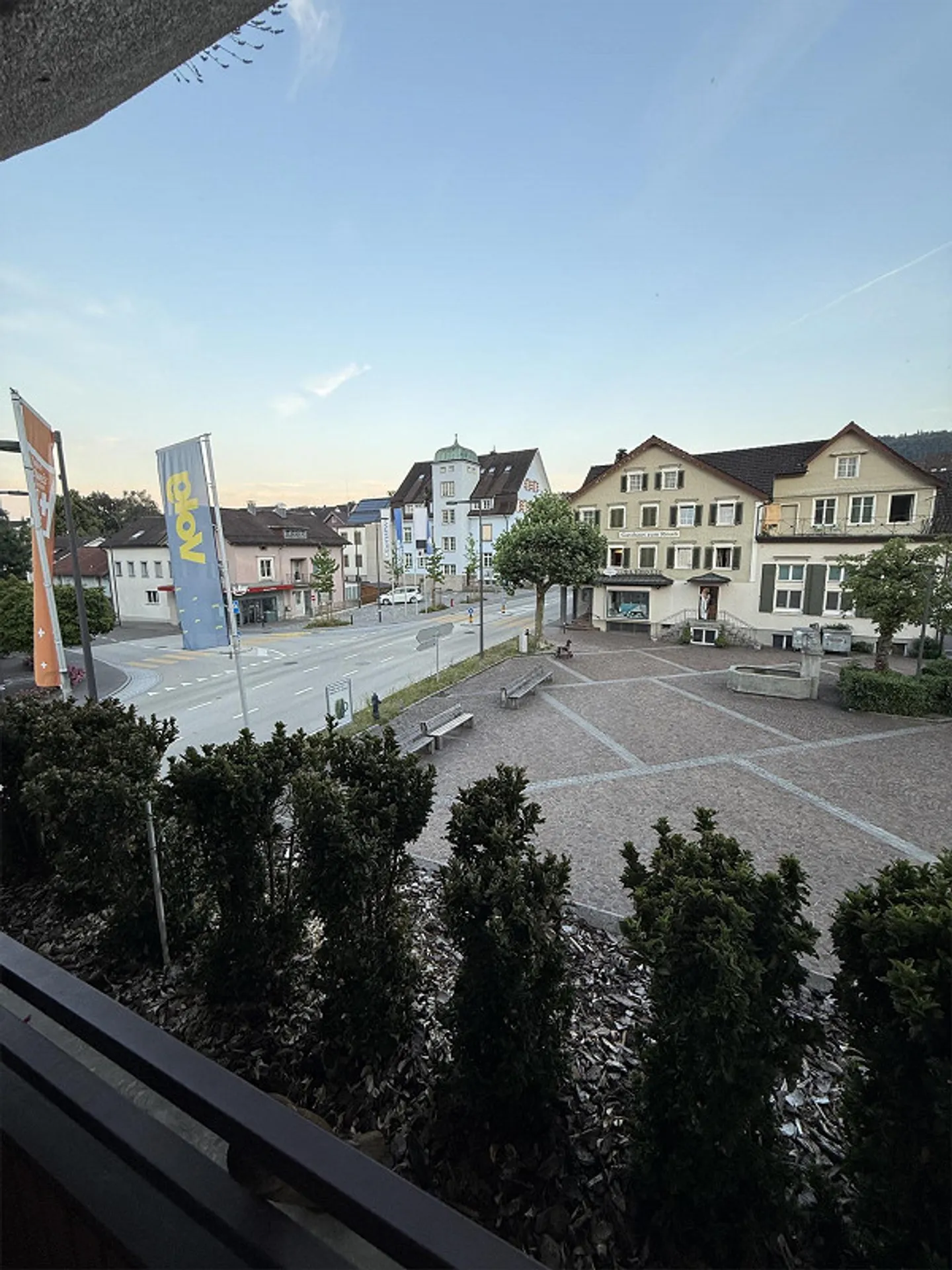 Première occupation après rénovation – appartement de 3,5 pièces au cœur du village - Photo 14 sur 15