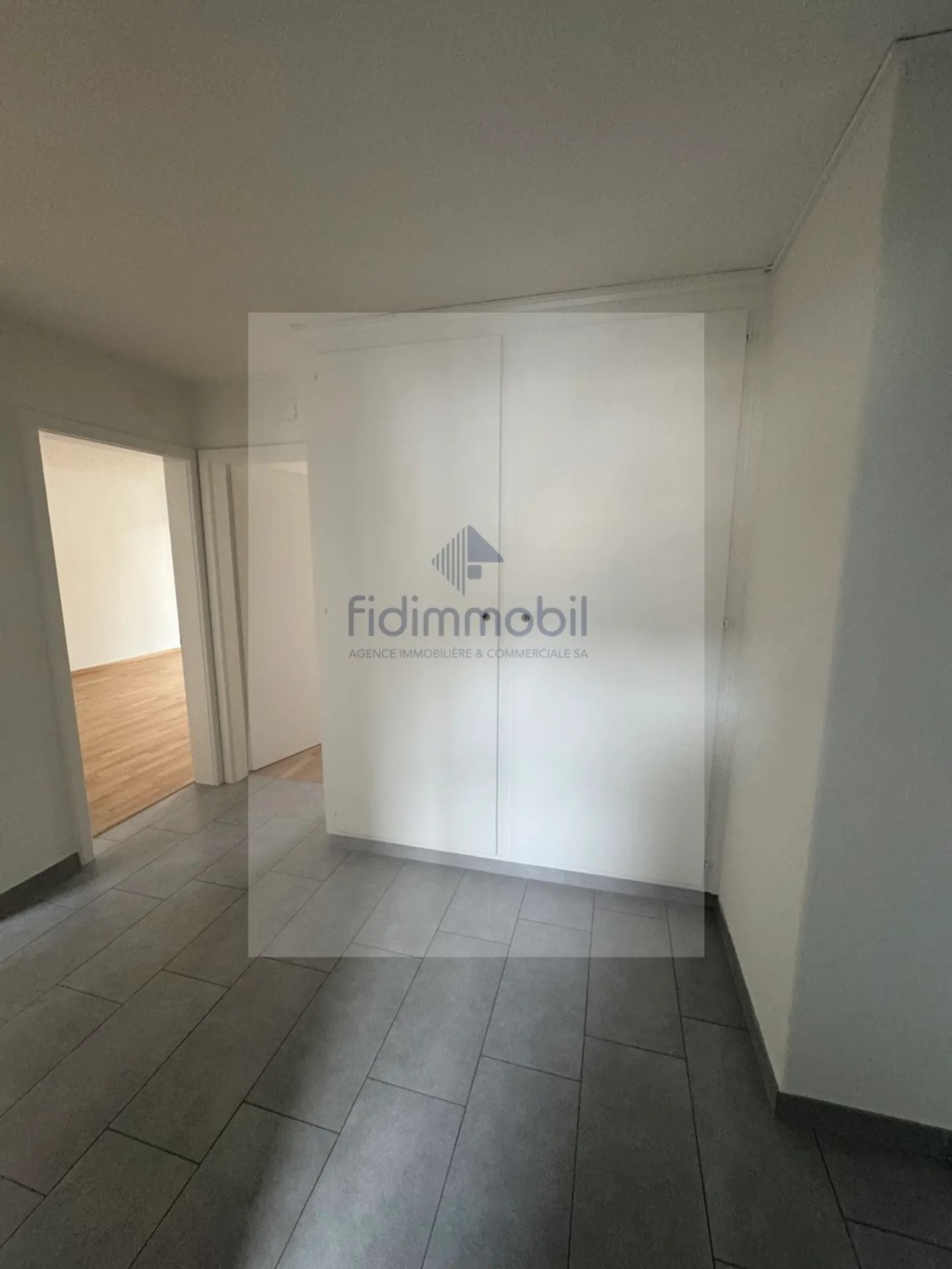 3-room apartment on the 1st floor - Photo 4 of 9