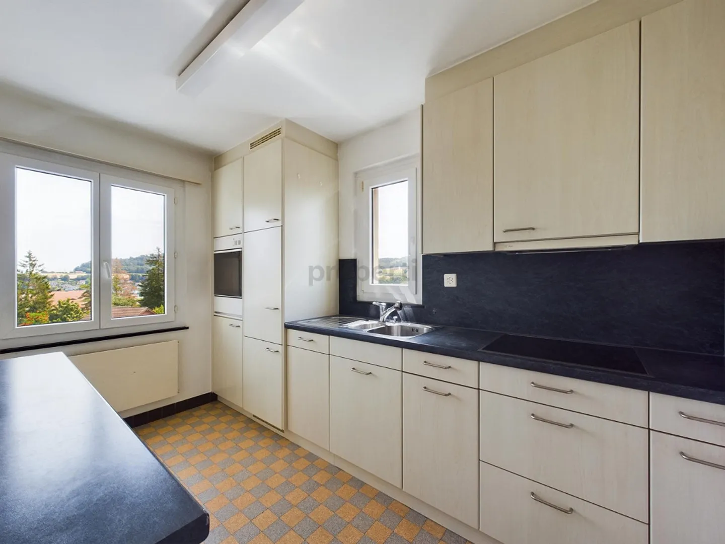 Appartement de 4 pièces à Neuhausen avec vue à Neuhausen am Rheinfall - Photo 2 sur 9