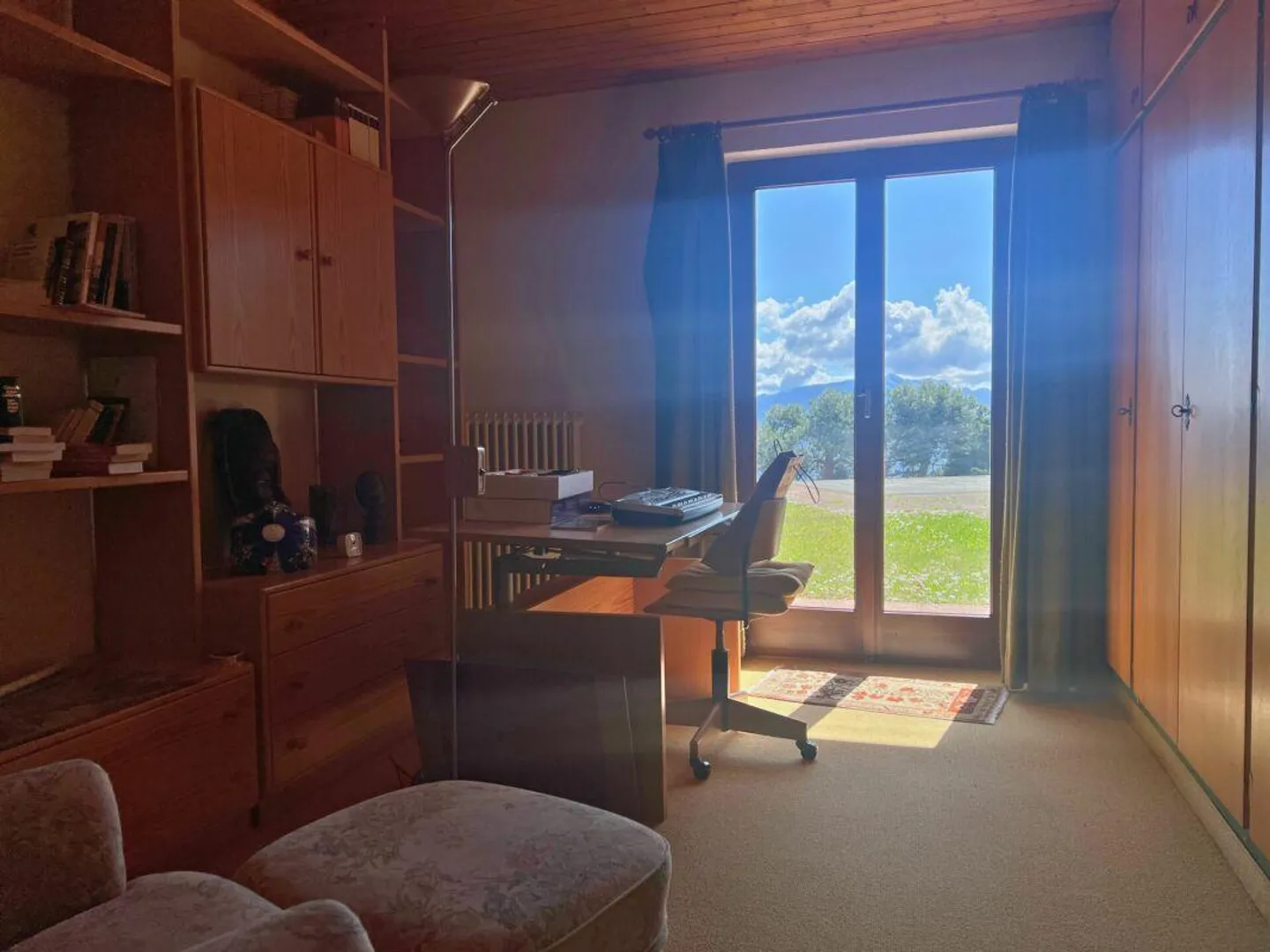 Ampia villa nel verde con piscina, vista panoramica e oltre 7'000 mq di terreno - Foto 14 di 17
