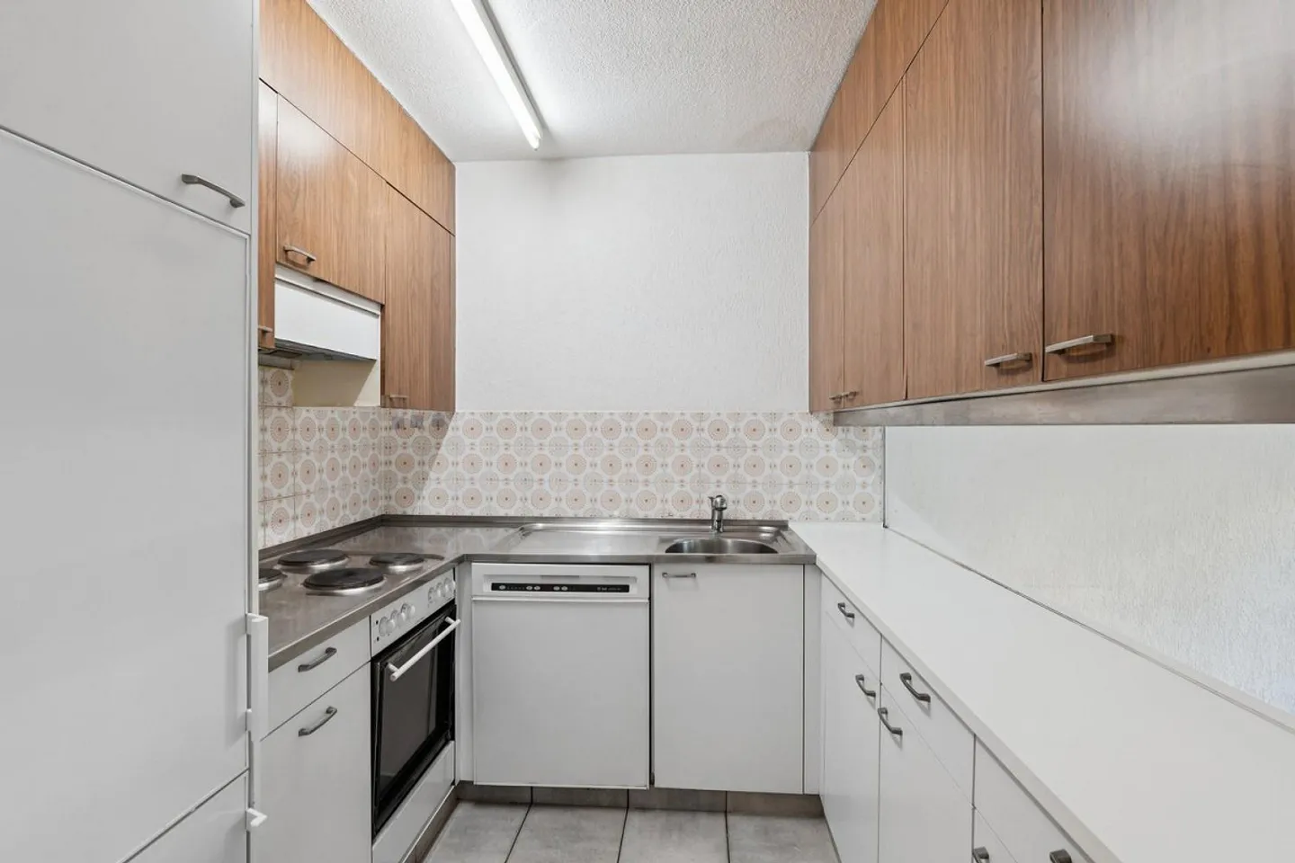 Bellissimo appartamento fresco di 4,5 stanze disponibile immediatamente! - Foto 7 di 12