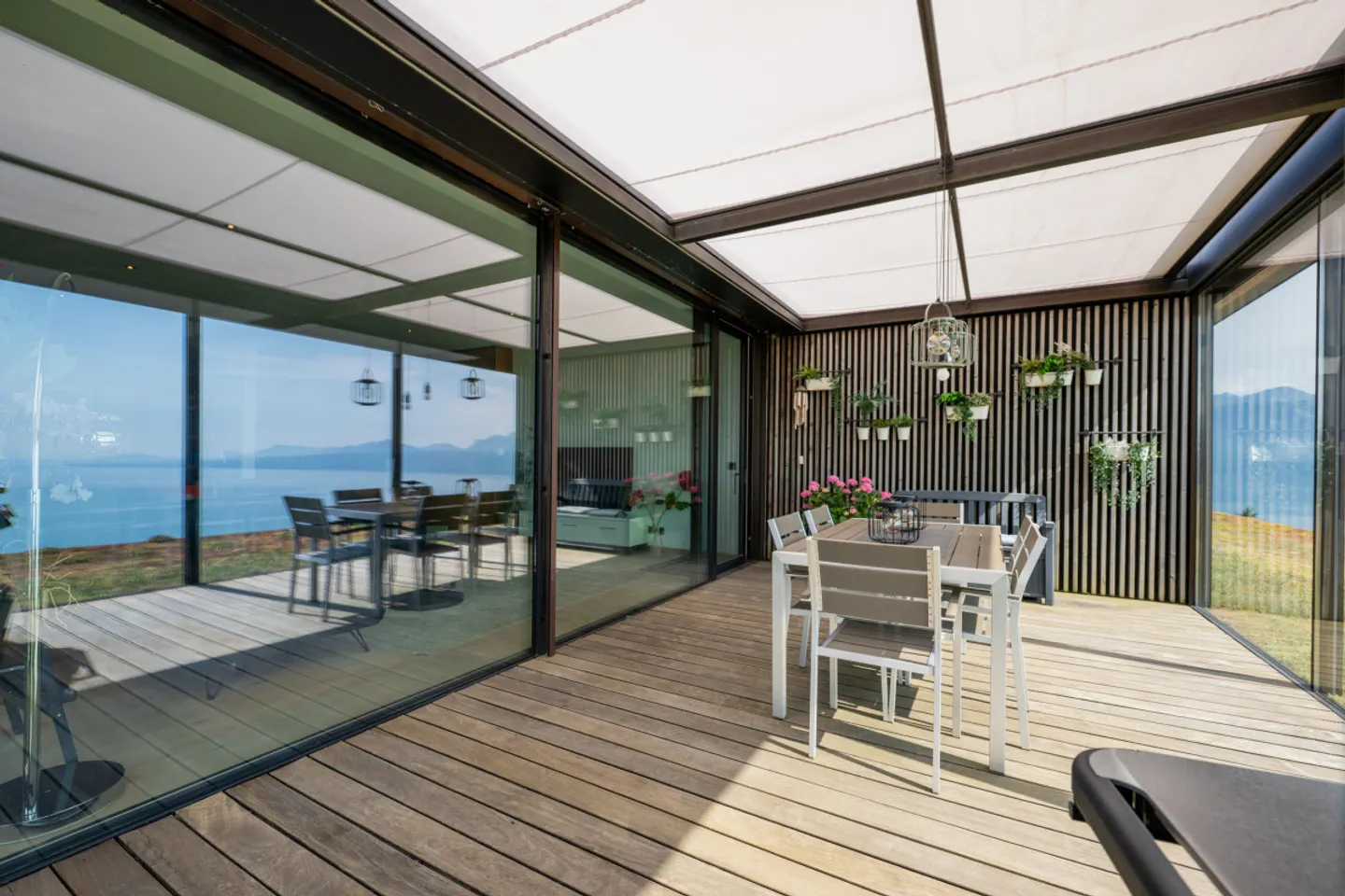 Luxury Duplex with Lake View - Photo 7 of 13