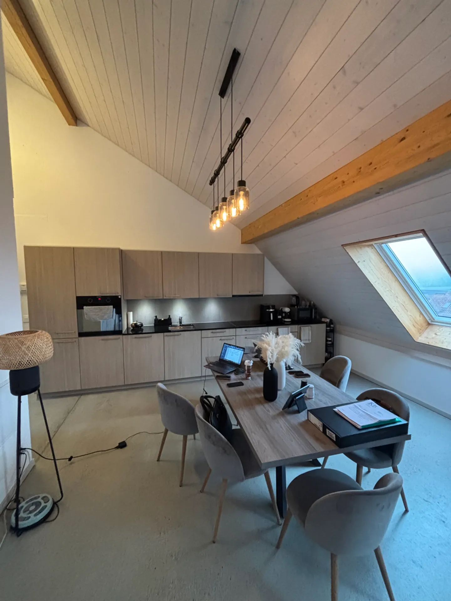 Appartement spacieux 4.5 pièces - Photo 1 sur 8