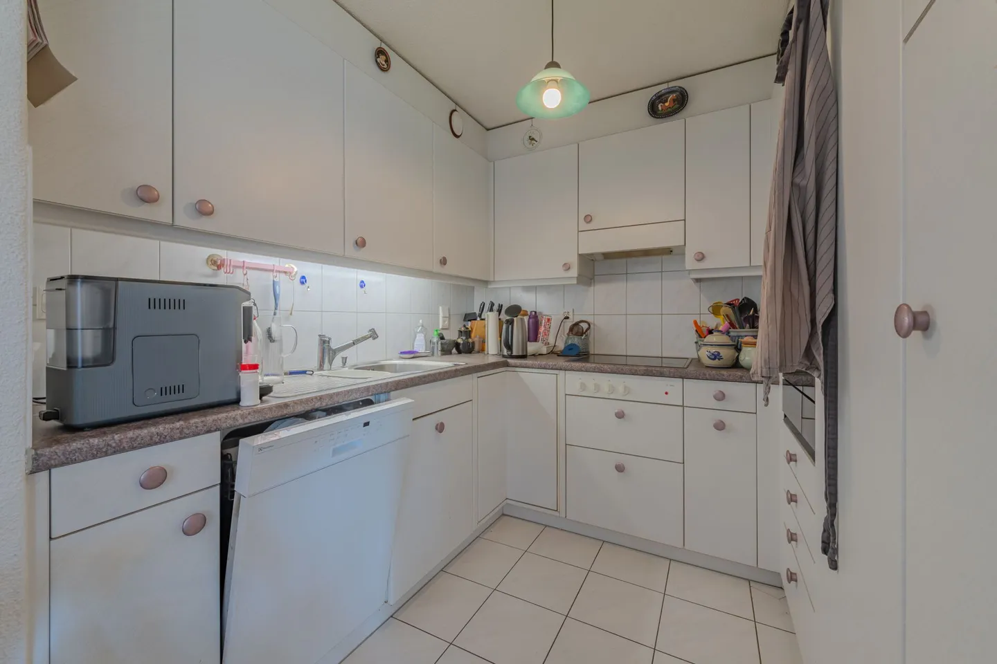 GROSSEN IMMOBILIEN - Gepflegter Hausteil mit drei 4.5-Zimmer-Wohnungen - Foto 6 von 17