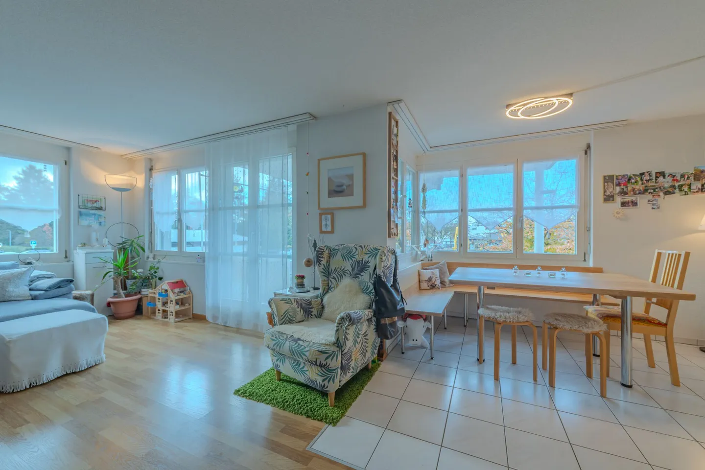 GROSSEN IMMOBILIEN - Gepflegter Hausteil mit drei 4.5-Zimmer-Wohnungen - Foto 9 von 17