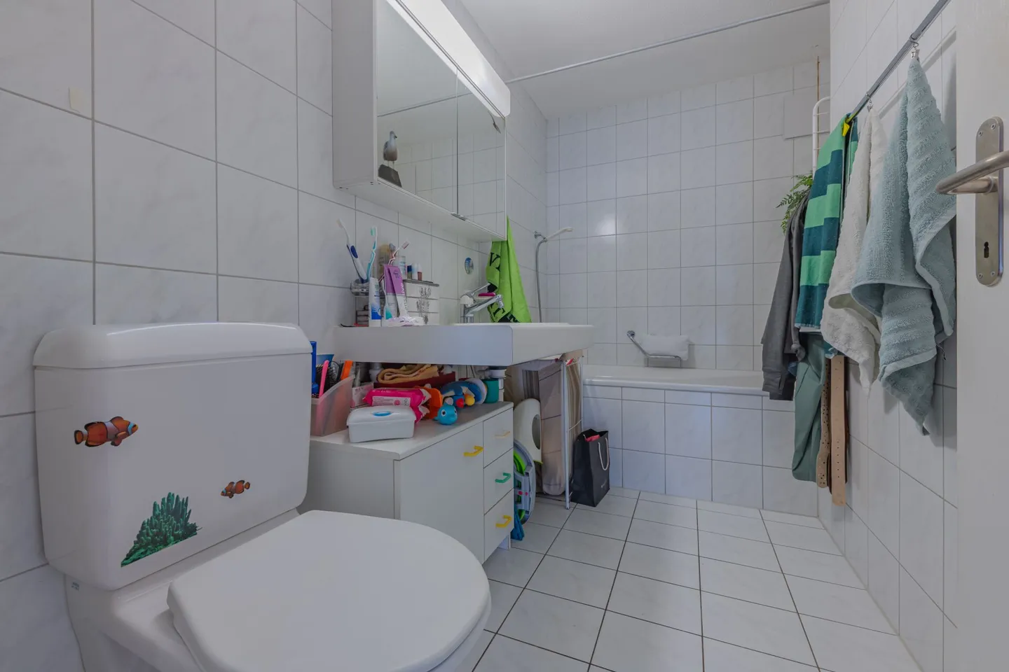 GROSSEN IMMOBILIEN - Gepflegter Hausteil mit drei 4.5-Zimmer-Wohnungen - Foto 11 von 17