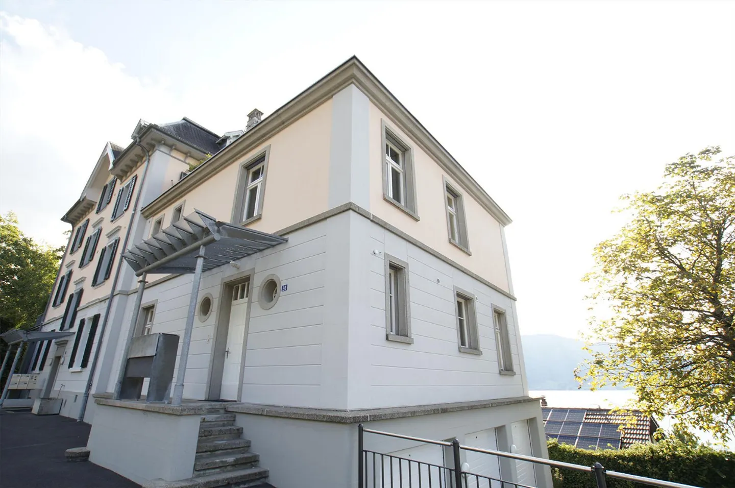 Helle 5-Zimmerwohnung mit Seeblick - Foto 1 von 7