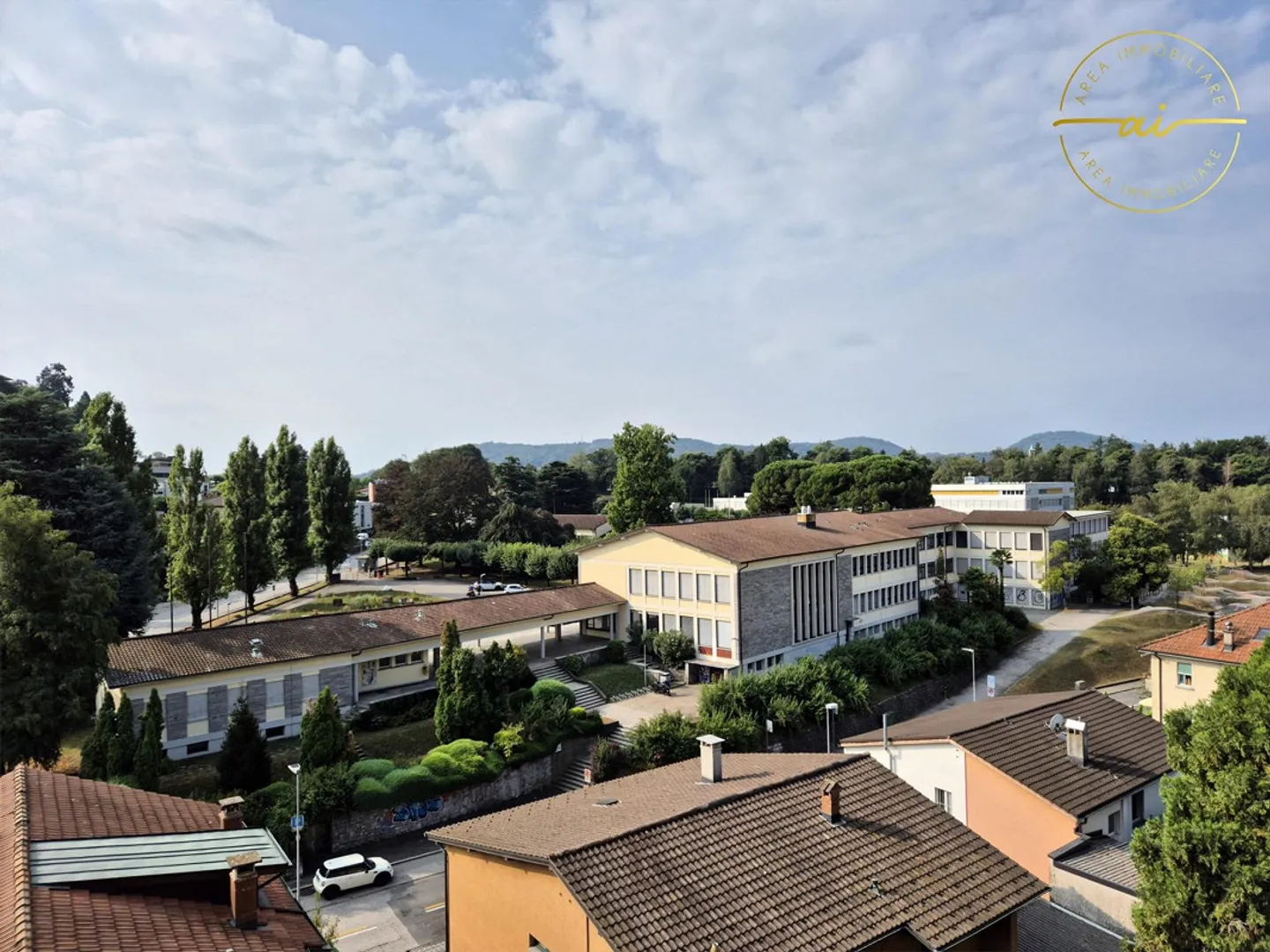 PRATISCHES 3.5-ZIMMER-APARTMENT IN ZENTRALER LAGE - MENDRISIO - Foto 1 von 13