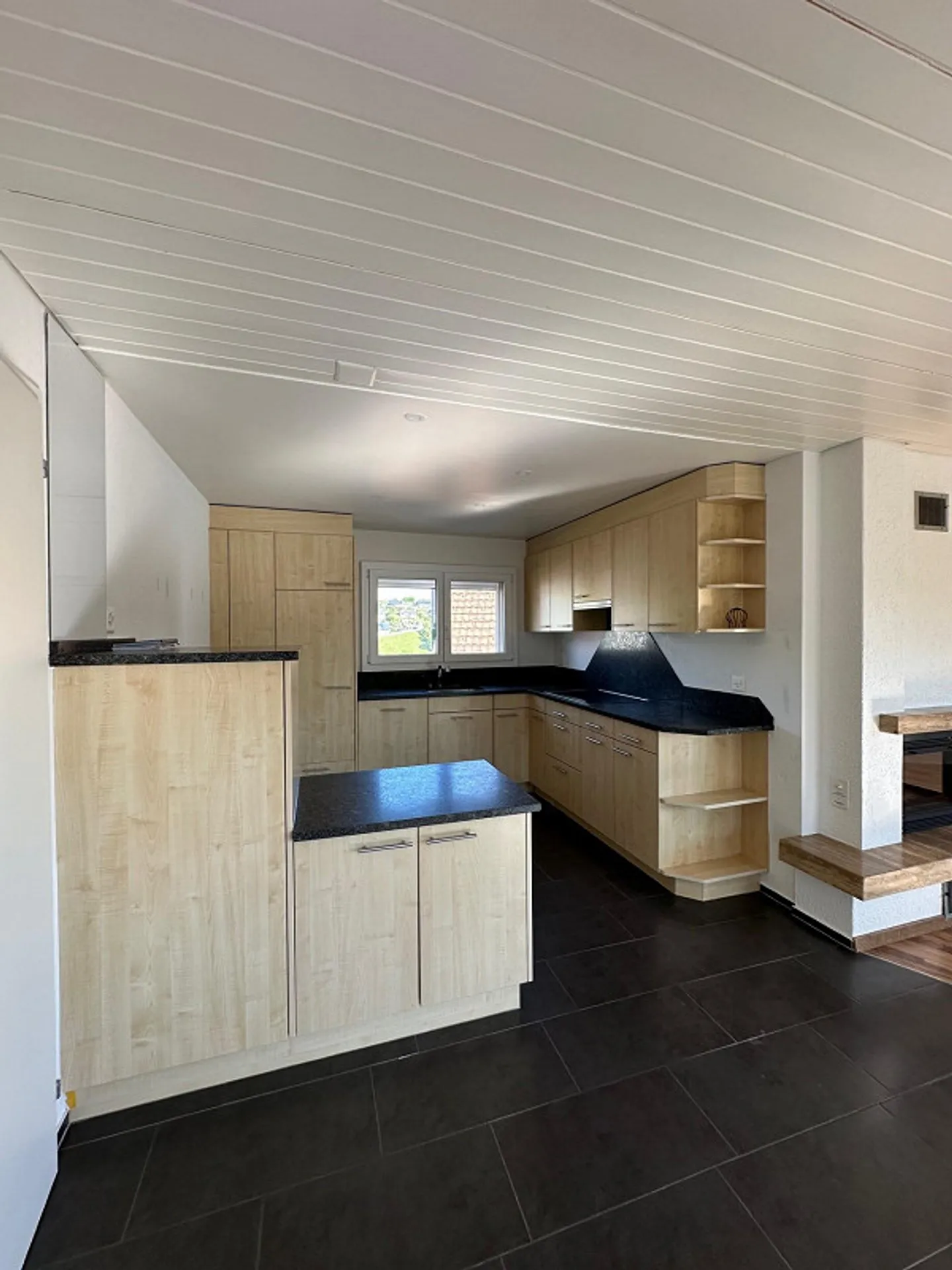 Vie spacieuse dans le vert – Appartement de 6,5 pièces avec jardin, balcon et sauna - Photo 2 sur 19
