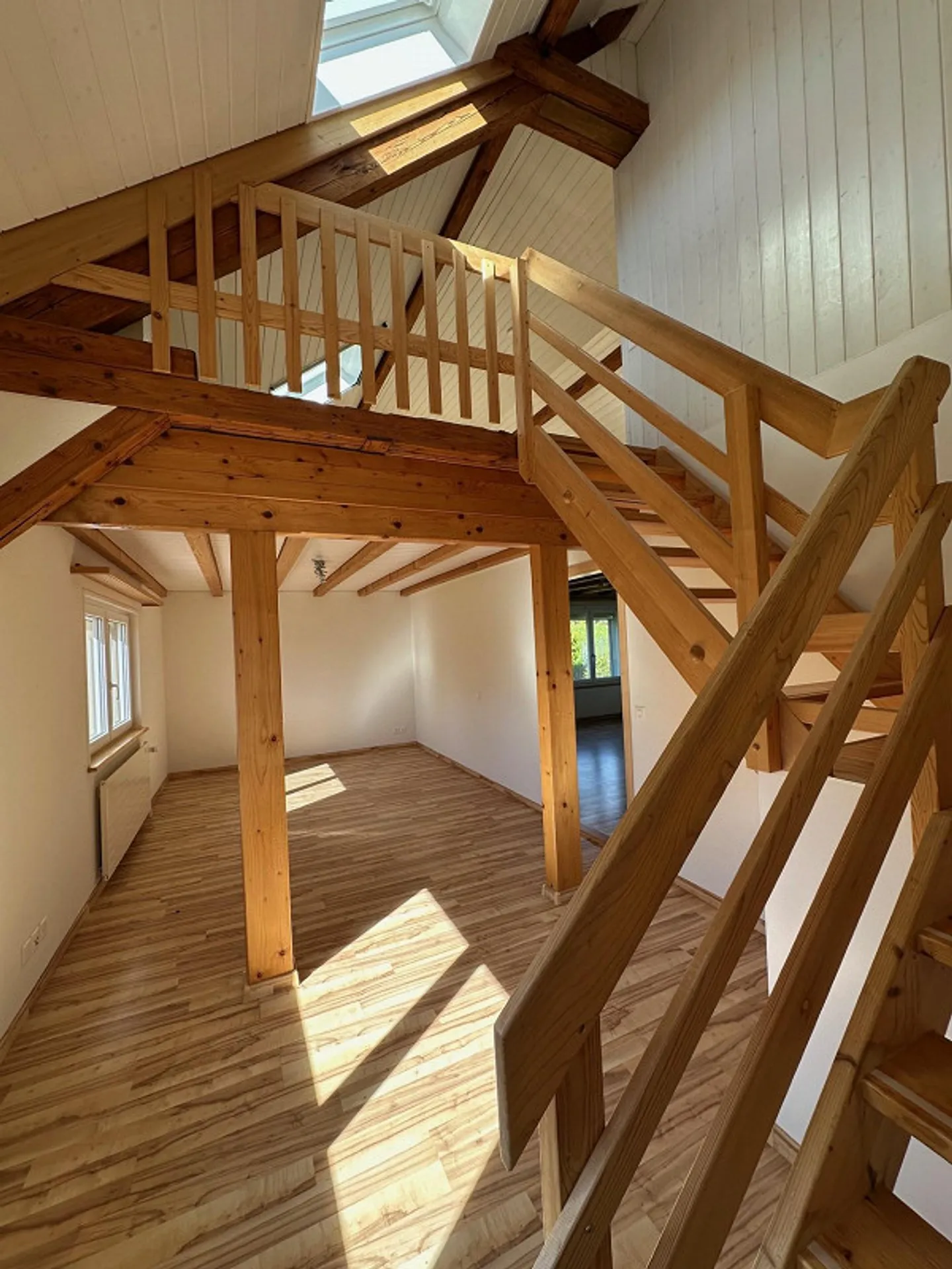 Vie spacieuse dans le vert – Appartement de 6,5 pièces avec jardin, balcon et sauna - Photo 6 sur 19