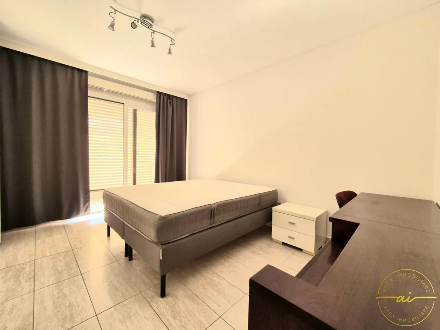 PRATISCHES 3.5-ZIMMER-APARTMENT IN ZENTRALER LAGE - MENDRISIO - Foto 9 von 13