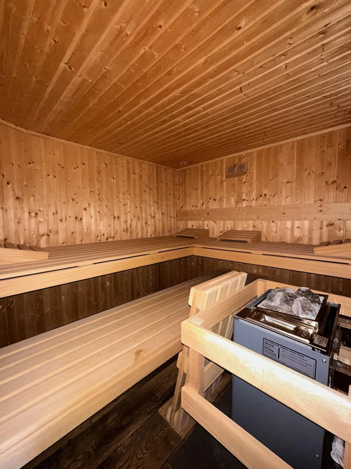 Vie spacieuse dans le vert – Appartement de 6,5 pièces avec jardin, balcon et sauna - Photo 18 sur 19