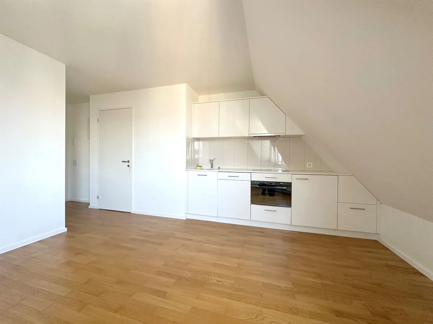 Ottimo appartamento singolo in una posizione eccellente! - Foto 4 di 6
