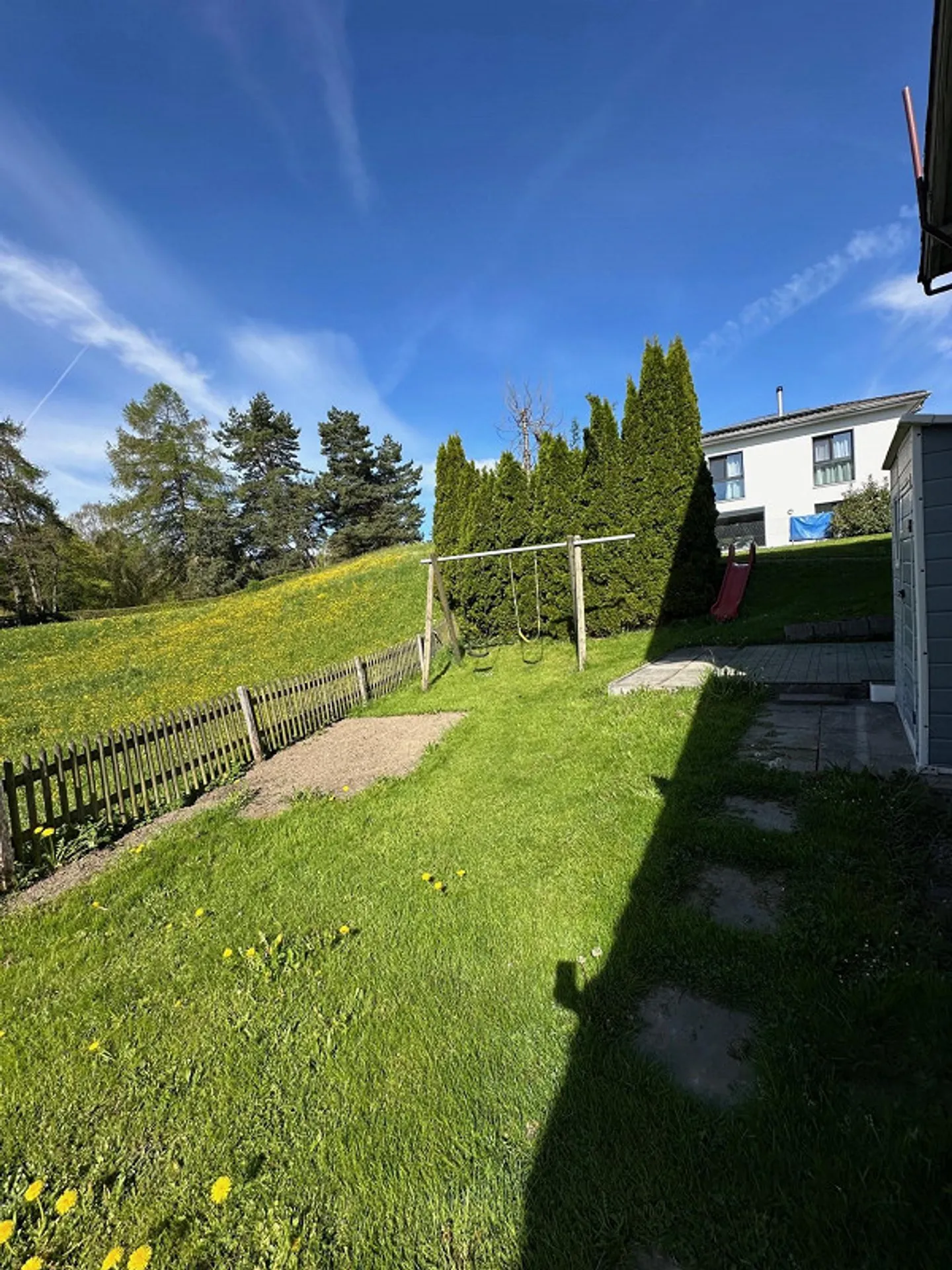 Vie spacieuse dans le vert – Appartement de 6,5 pièces avec jardin, balcon et sauna - Photo 16 sur 19