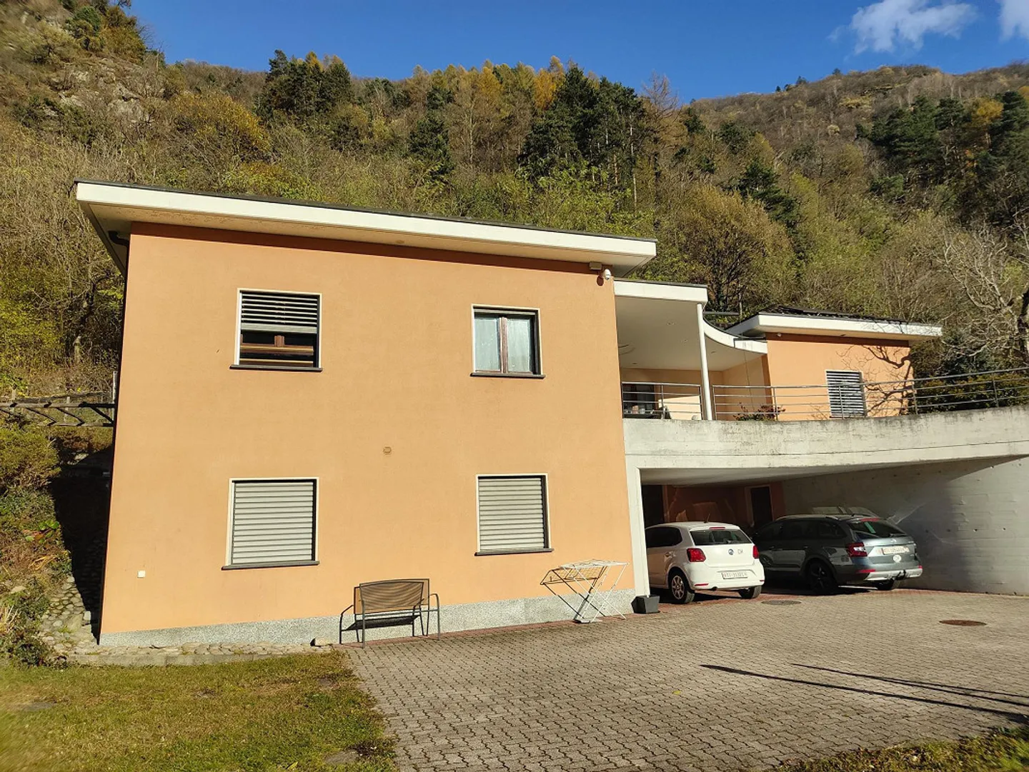 Casa bifamiliare con giardino a Claro immersa nella natura - Foto 2 di 22