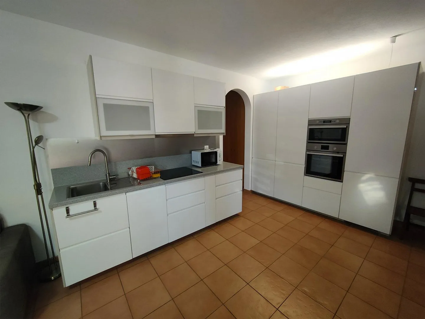Casa bifamiliare con giardino a Claro immersa nella natura - Foto 6 di 22