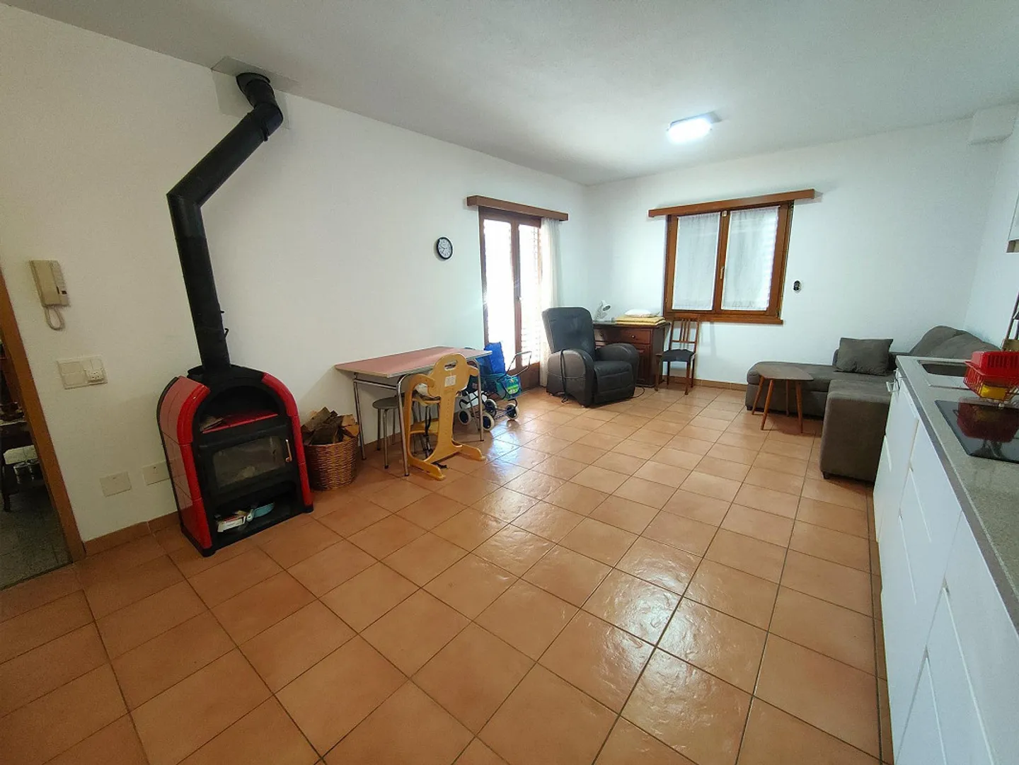 Casa bifamiliare con giardino a Claro immersa nella natura - Foto 7 di 22