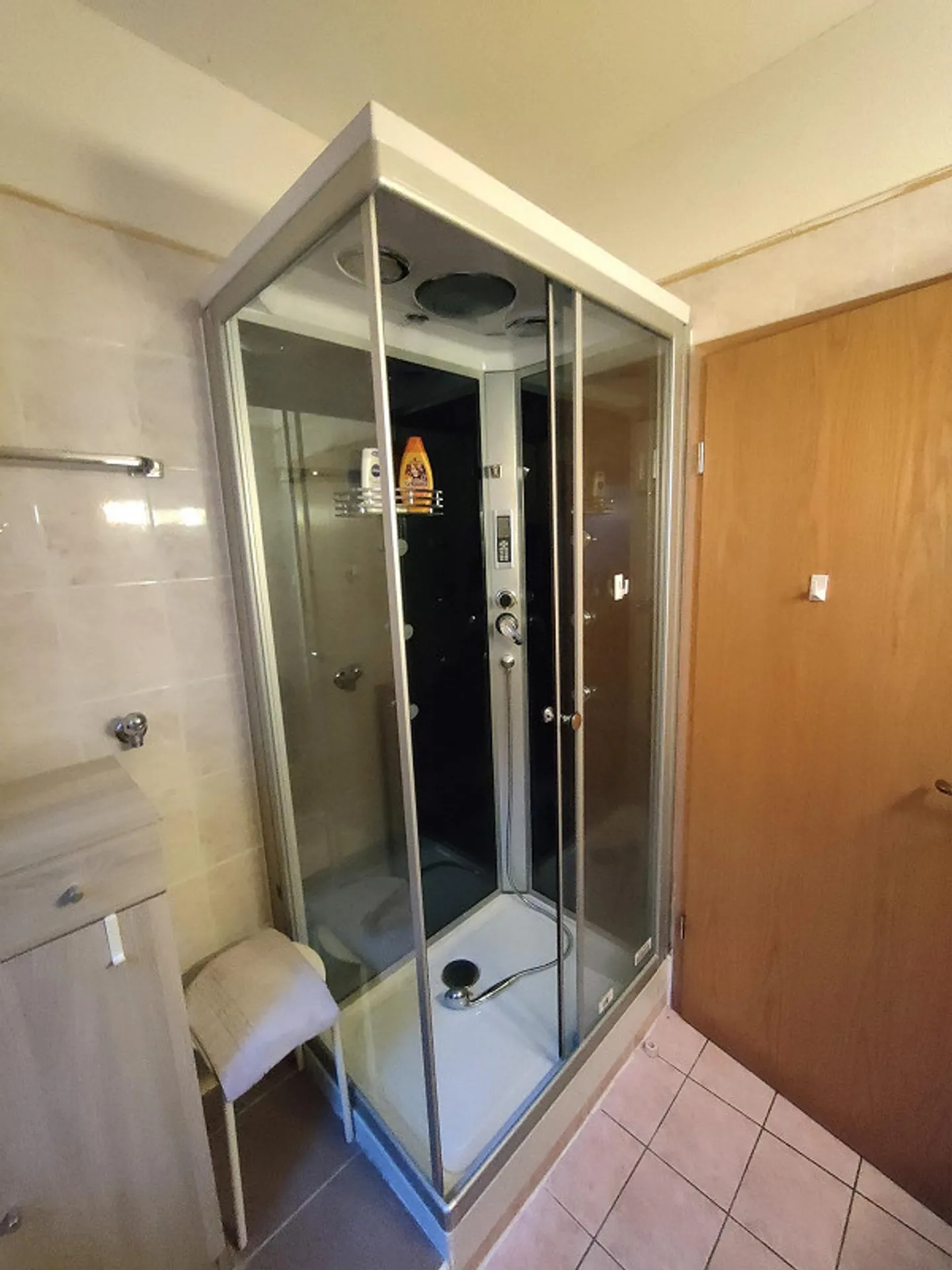 Casa bifamiliare con giardino a Claro immersa nella natura - Foto 10 di 22