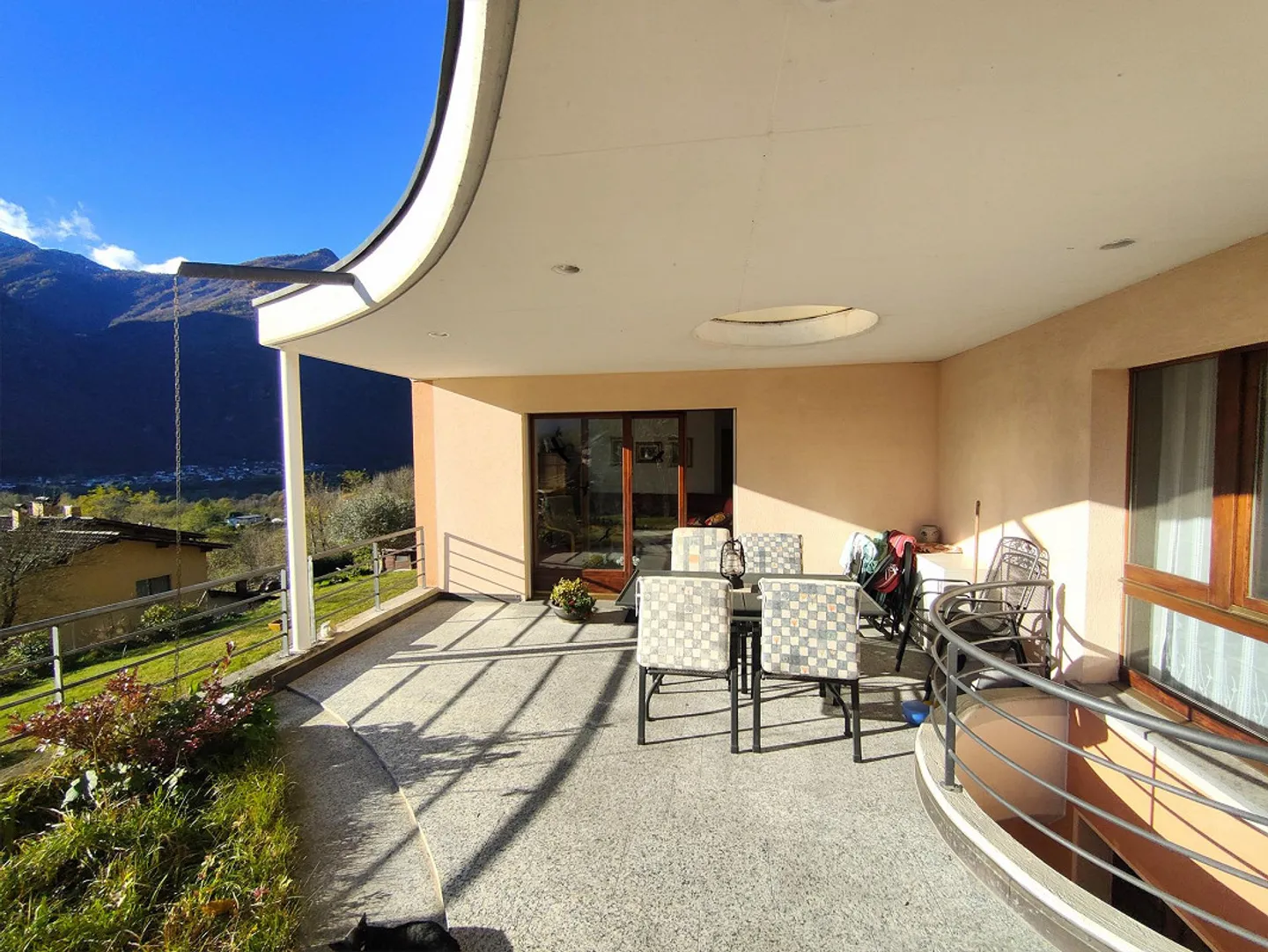 Casa bifamiliare con giardino a Claro immersa nella natura - Foto 14 di 22