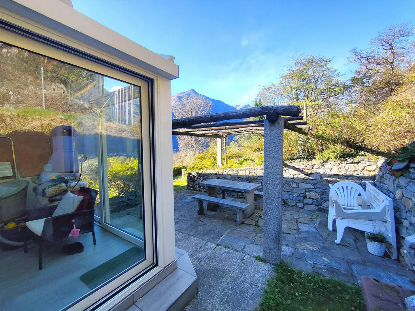 Casa bifamiliare con giardino a Claro immersa nella natura - Foto 19 di 22