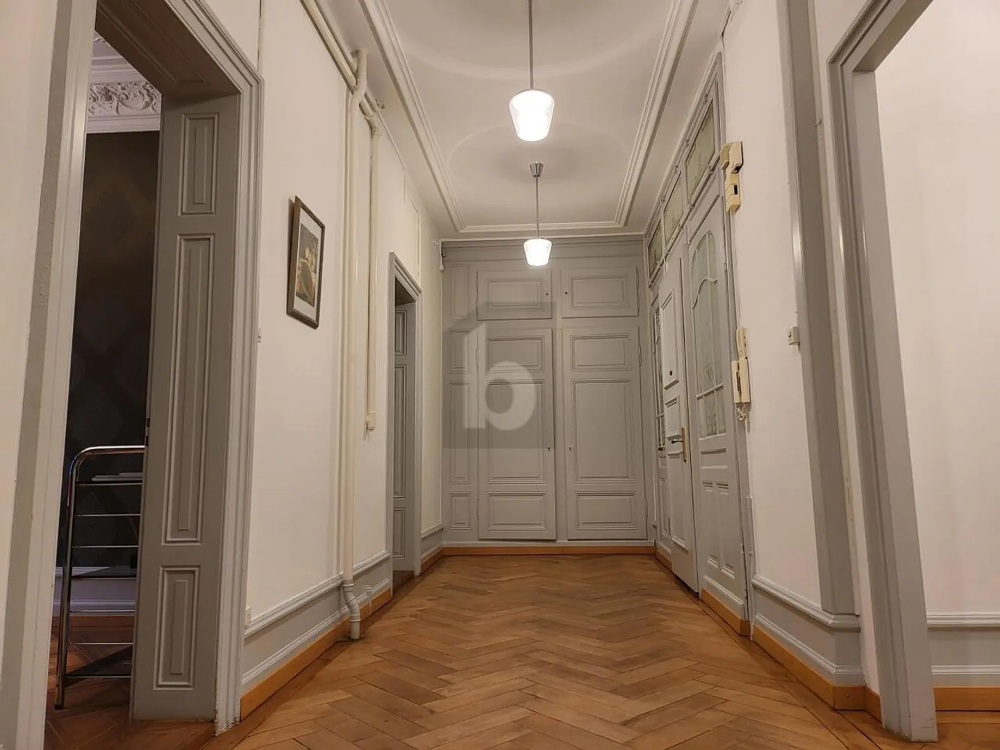 OFFICE IN THE CENTER: HISTORICAL ART NOUVEAU JEWEL - Photo 5 of 6