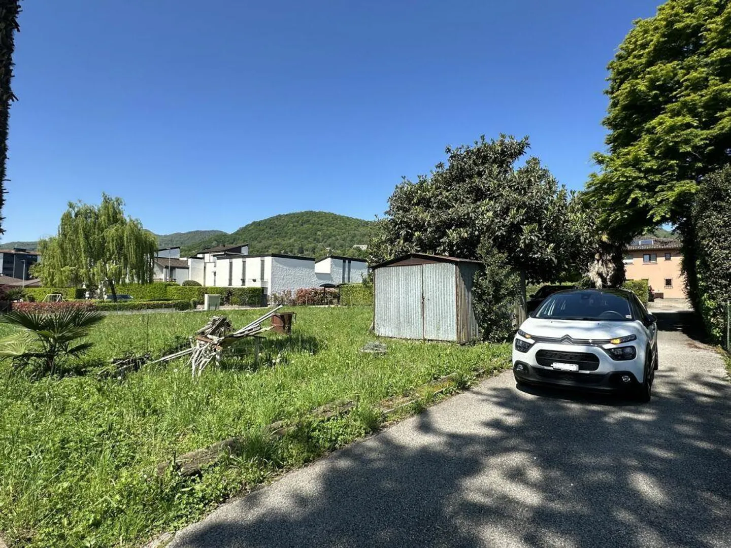 Terreno edificabile di 965 mq, pianeggiante, soleggiato e servito - Foto 4 di 6