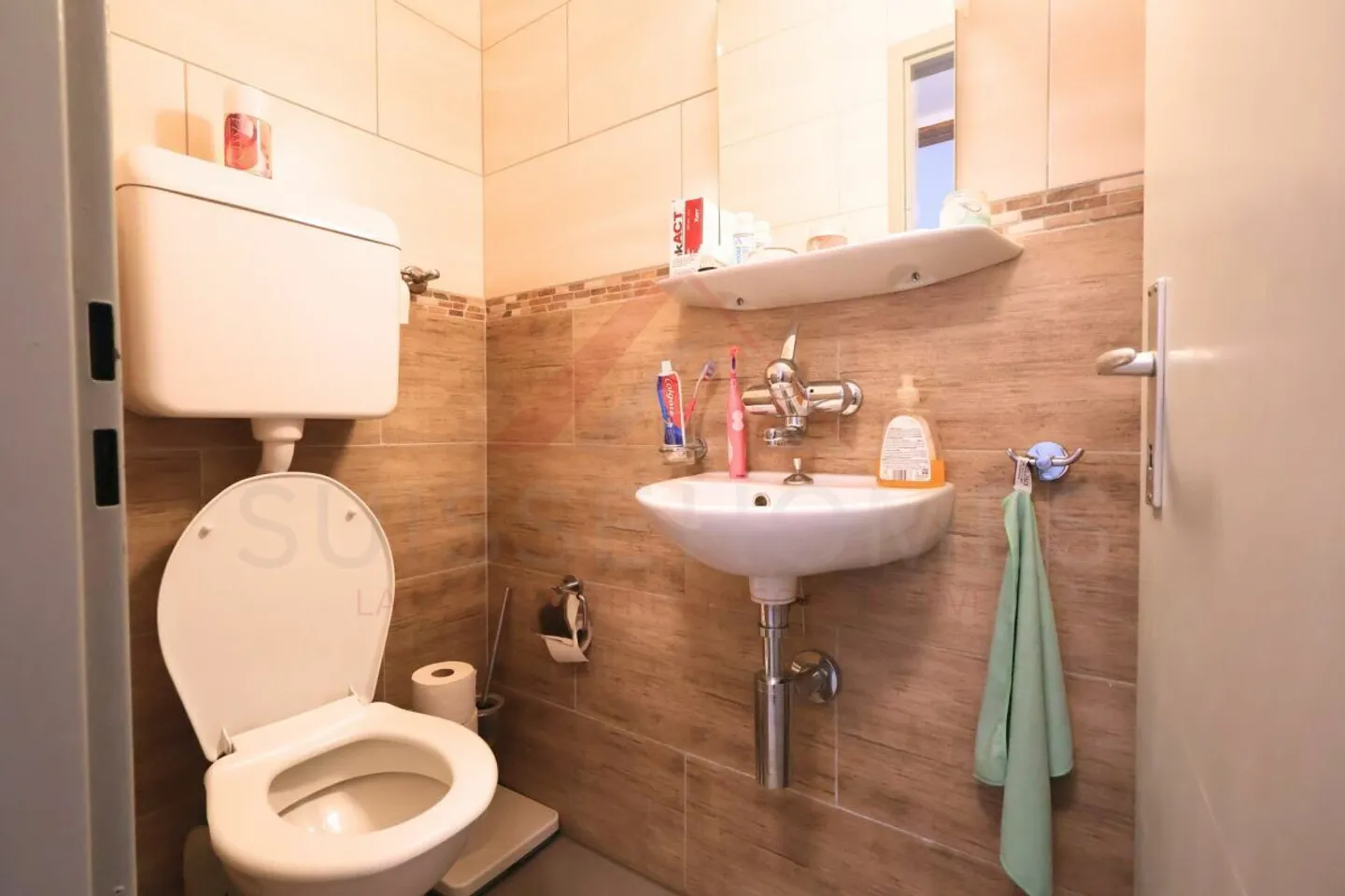 «Coup de coeur in Échallens 122 m² hell mit Balkon, Kamin und Dachgeschoss zum Umbau» - Photo 10 sur 11