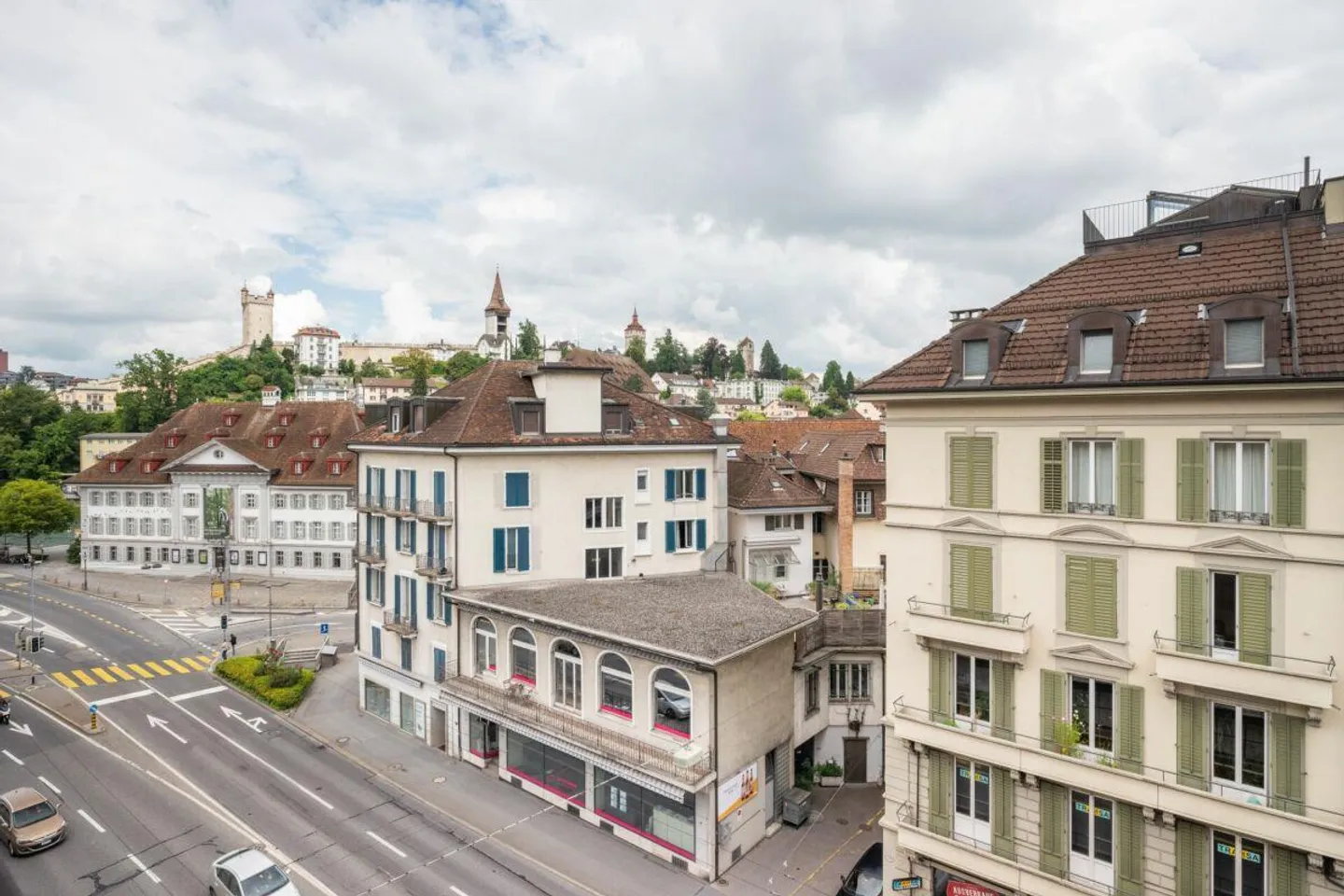 Spazio ufficio luminoso con potenziale - Foto 1 di 7