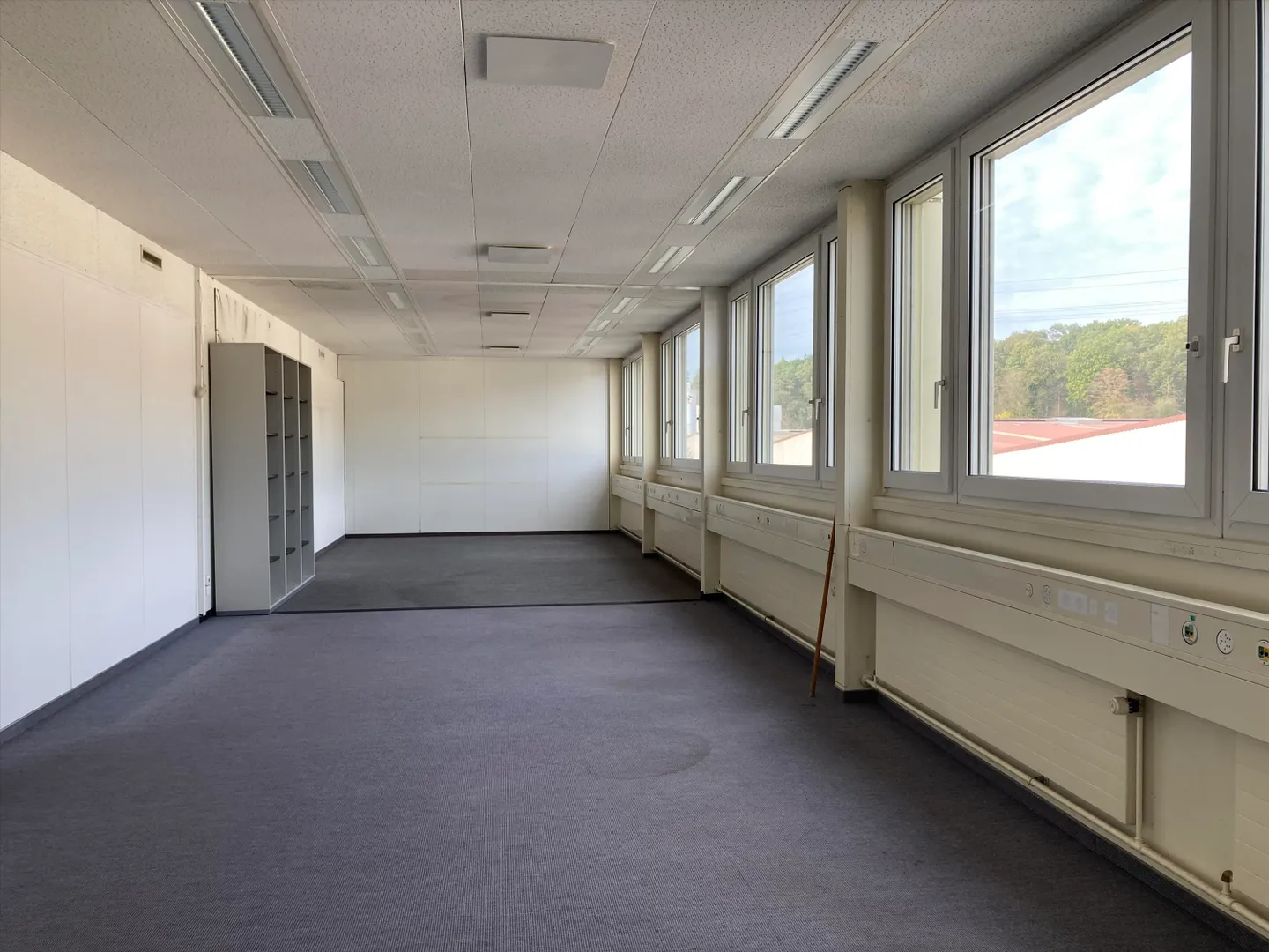 «Büroflächen in geschäftigem Logistikindustriequartier» - Foto 3 von 4