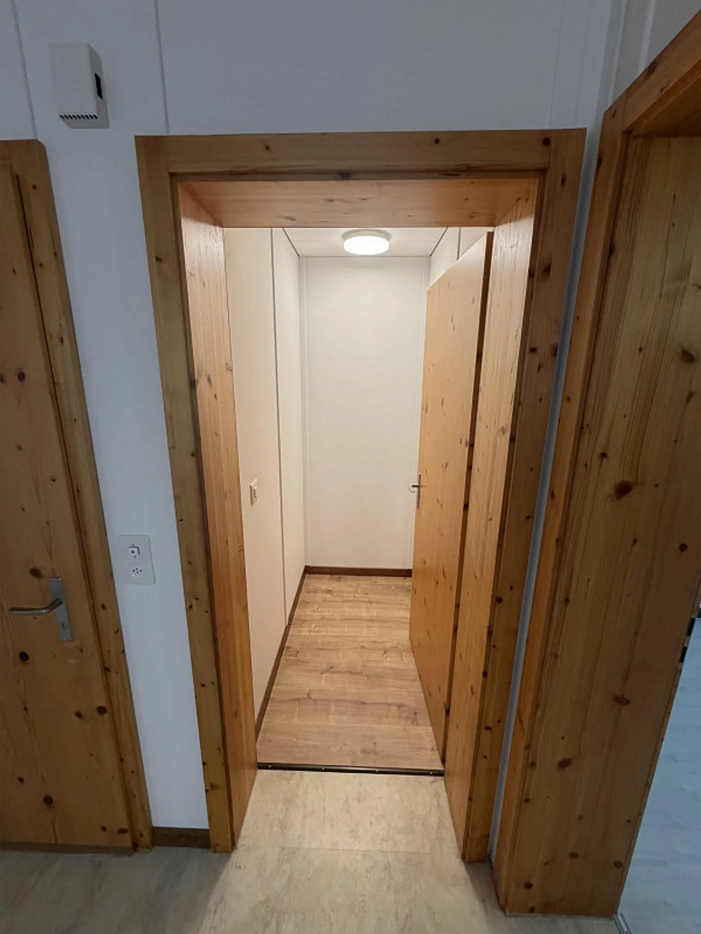 Charmante 3.5-Zimmer-Wohnung in historischem Altbau in Altdorf - Foto 6 di 9
