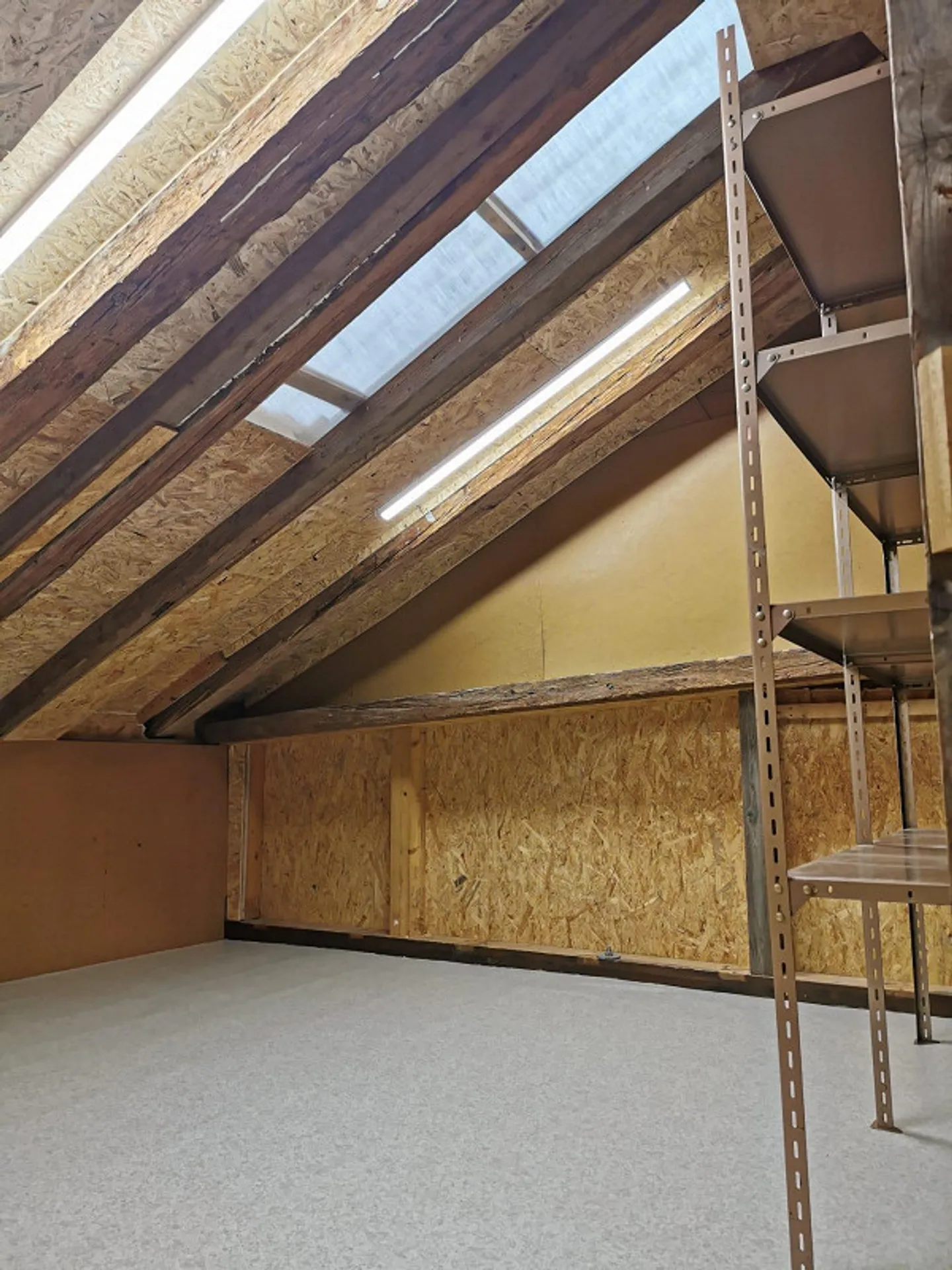 Magazzino ad Arth 16 m2 - Foto 1 di 3