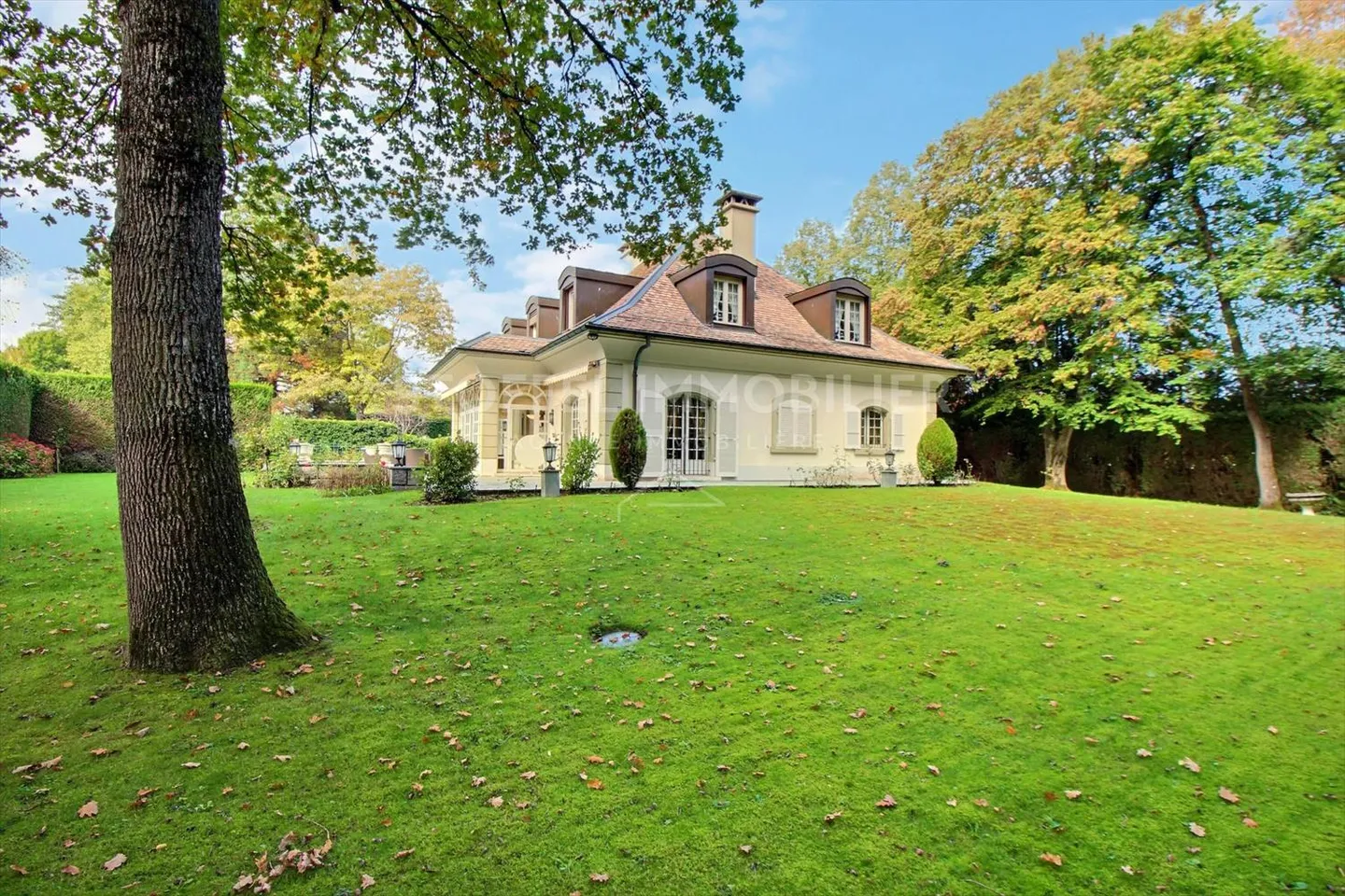 9-Zimmer-Haus - Foto 2 von 13
