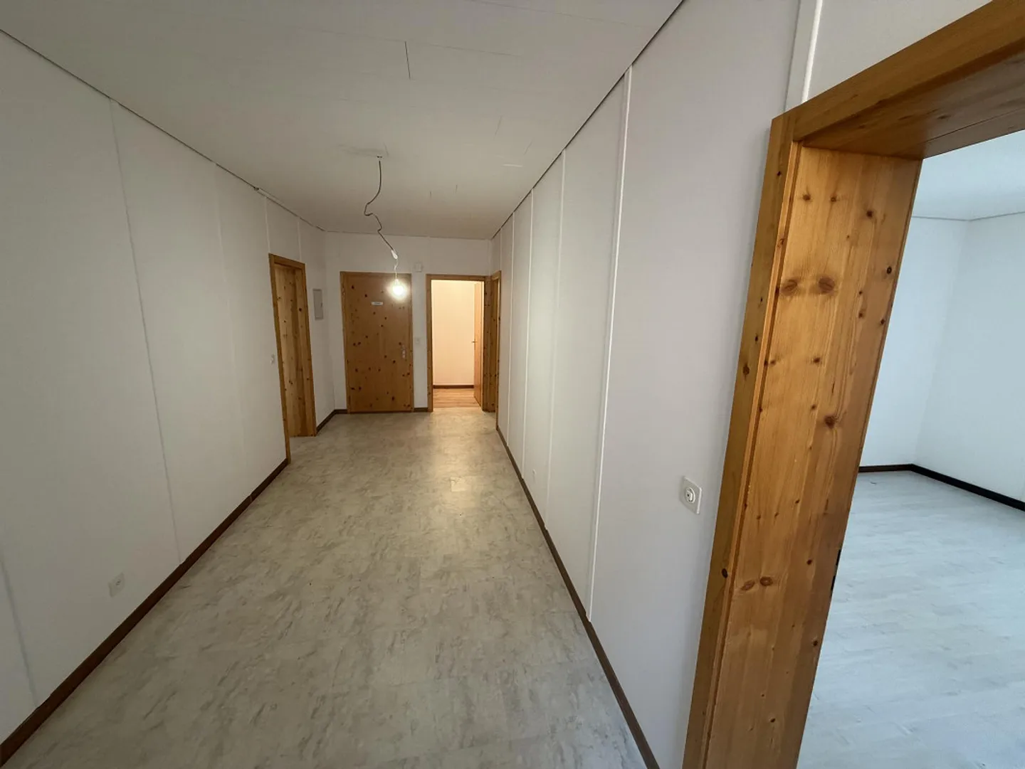 Charmante 3.5-Zimmer-Wohnung in historischem Altbau in Altdorf - Foto 9 di 9