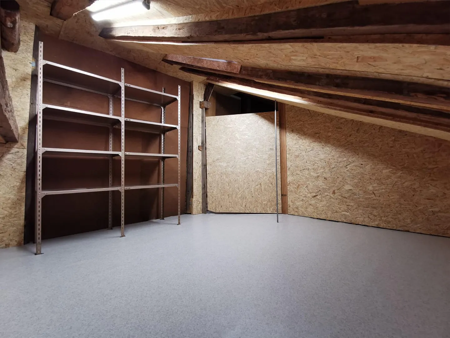 Magazzino ad Arth 16 m2 - Foto 2 di 3