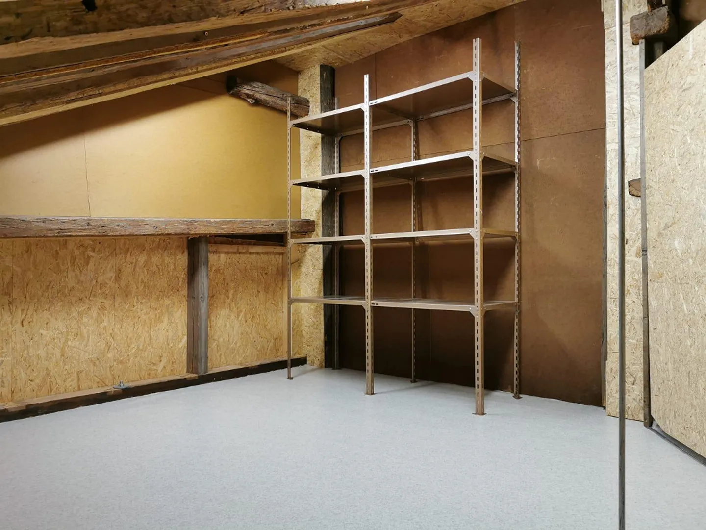 Magazzino ad Arth 16 m2 - Foto 3 di 3