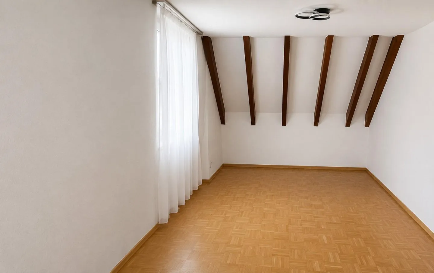 5.0 Room Apartment in Schönenbuch - Photo 2 of 10