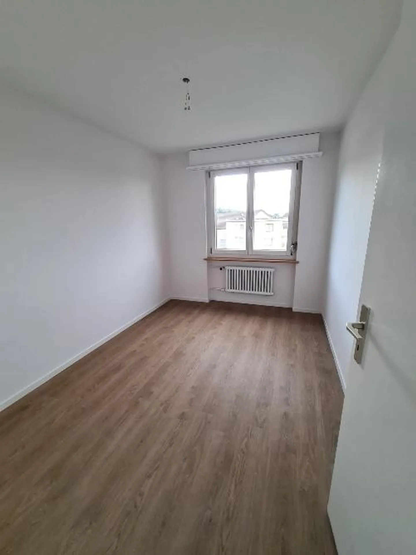4.5-Room Apartment with Alpine View Available from September 1st - Photo 6 of 9