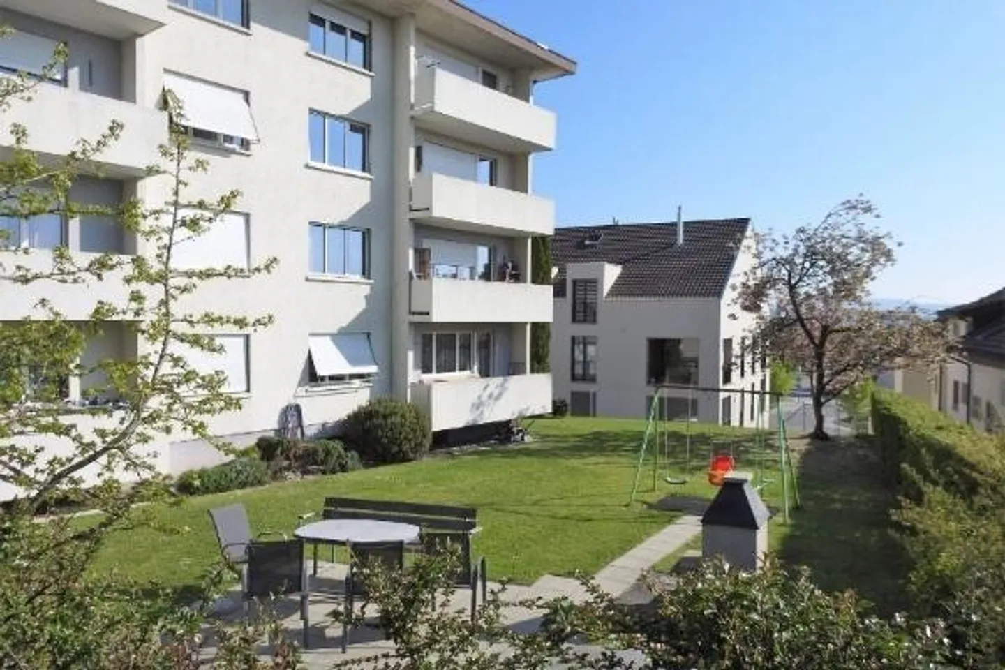 4.5-Room Apartment with Alpine View Available from September 1st - Photo 7 of 9