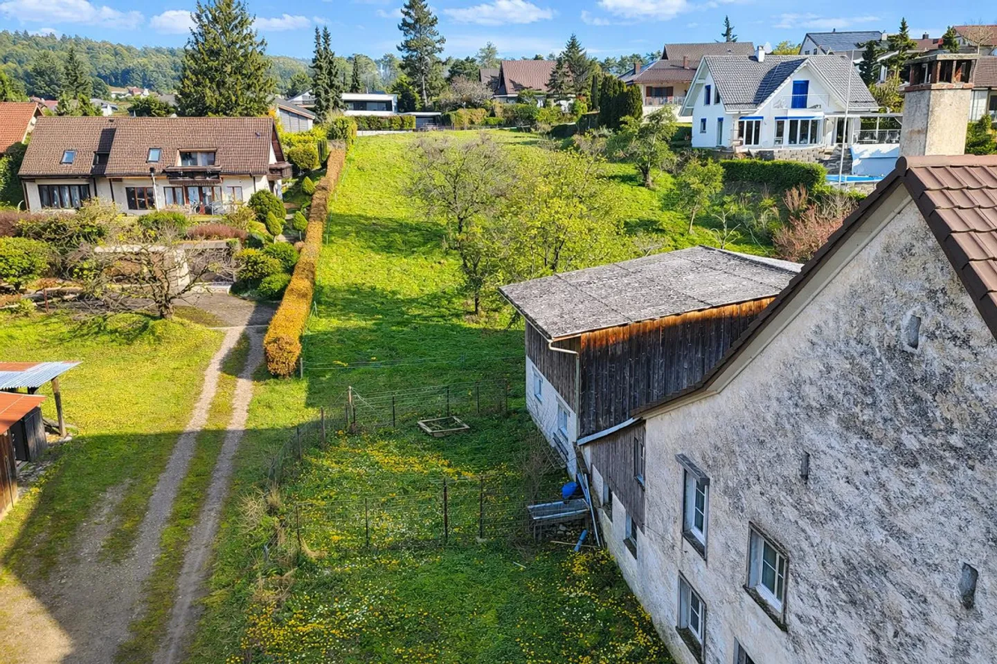 2,972 m² large building land with farmhouse - Photo 4 of 12