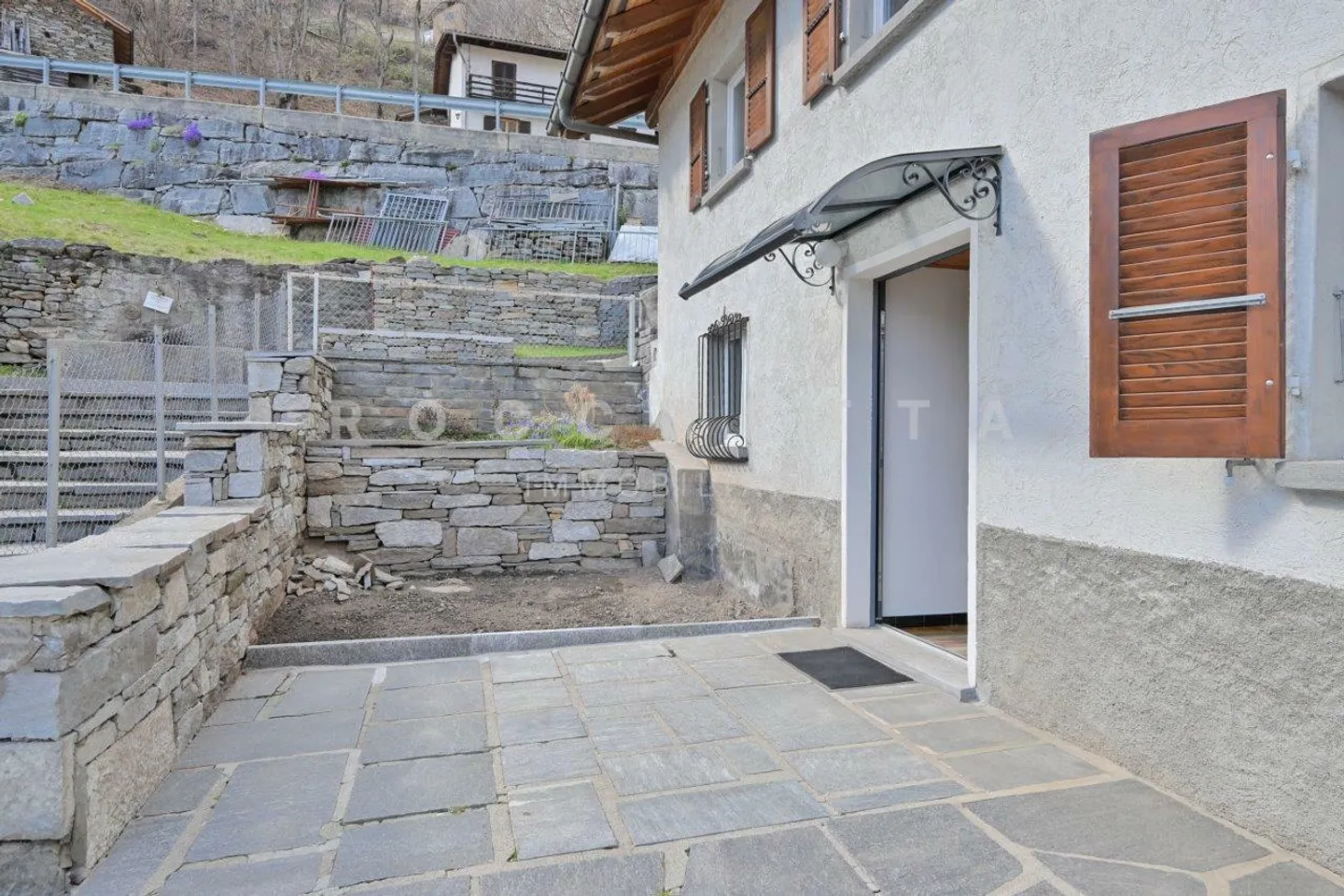Maison unifamiliale avec Torba, vue spectaculaire et grand potentiel - Photo 10 sur 15