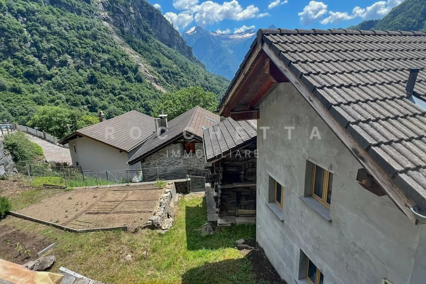 Maison unifamiliale avec Torba, vue spectaculaire et grand potentiel - Photo 3 sur 15