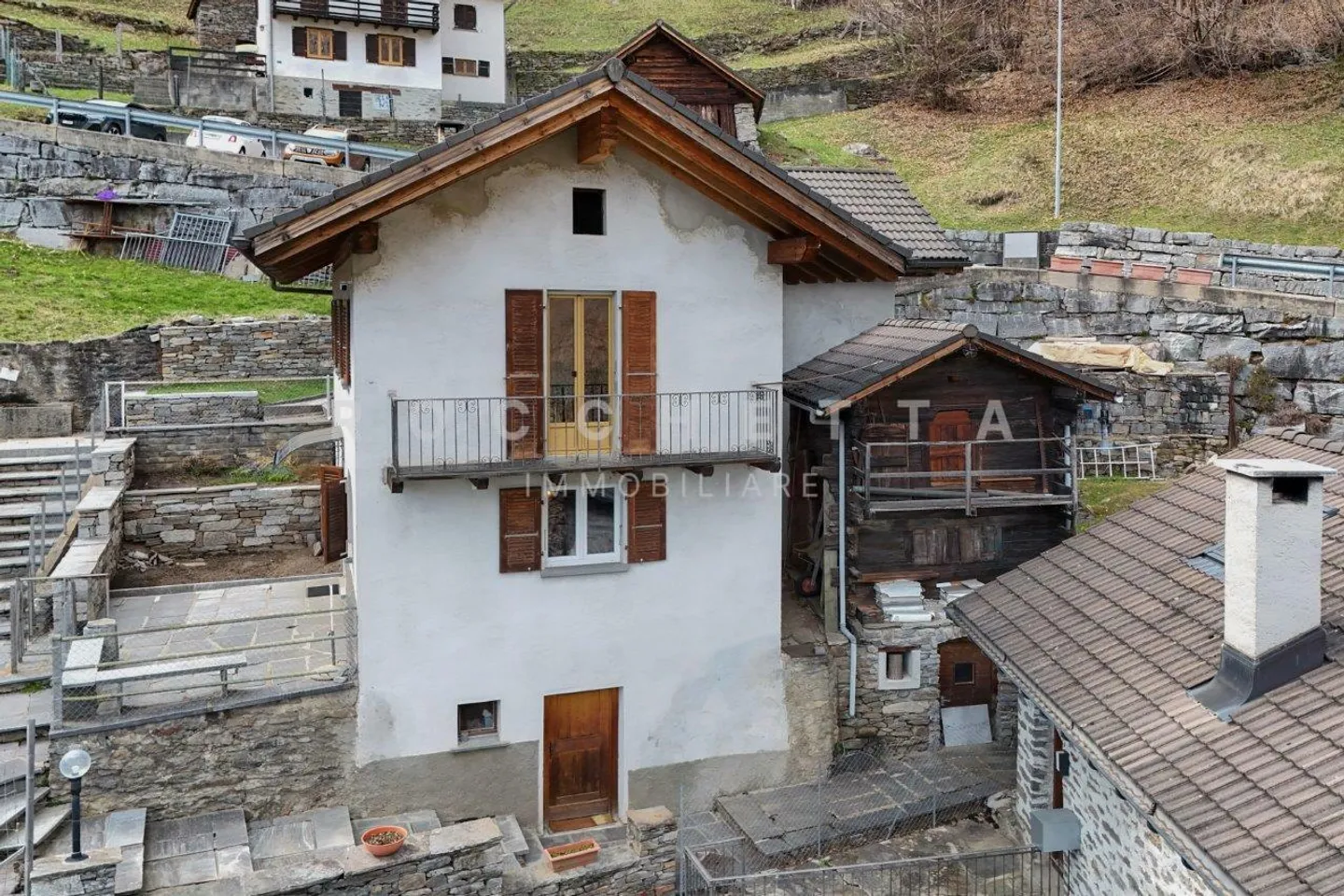 Maison unifamiliale avec Torba, vue spectaculaire et grand potentiel - Photo 4 sur 15