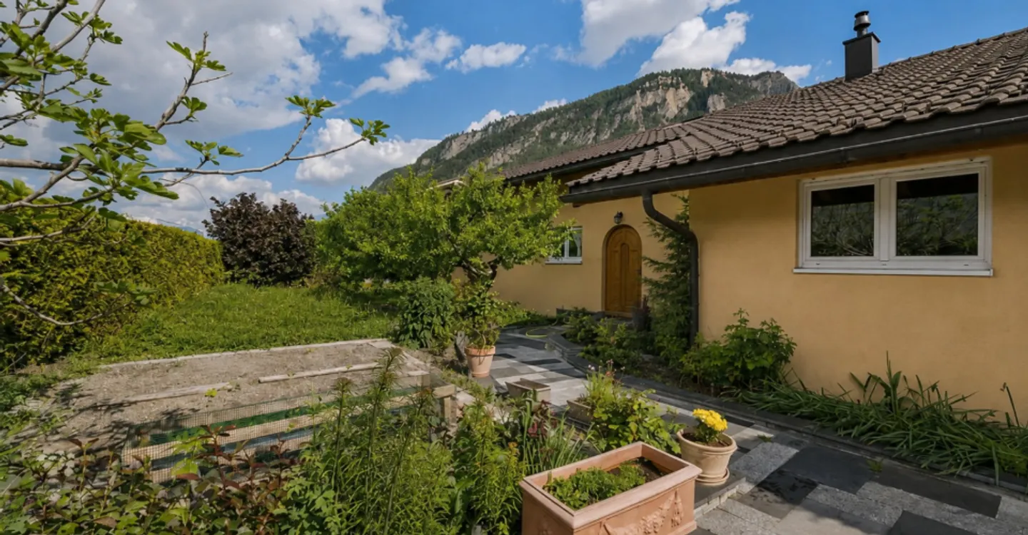 Individual Villa 6.5 Rooms in Bramois - Close to Sion - Photo 1 of 13