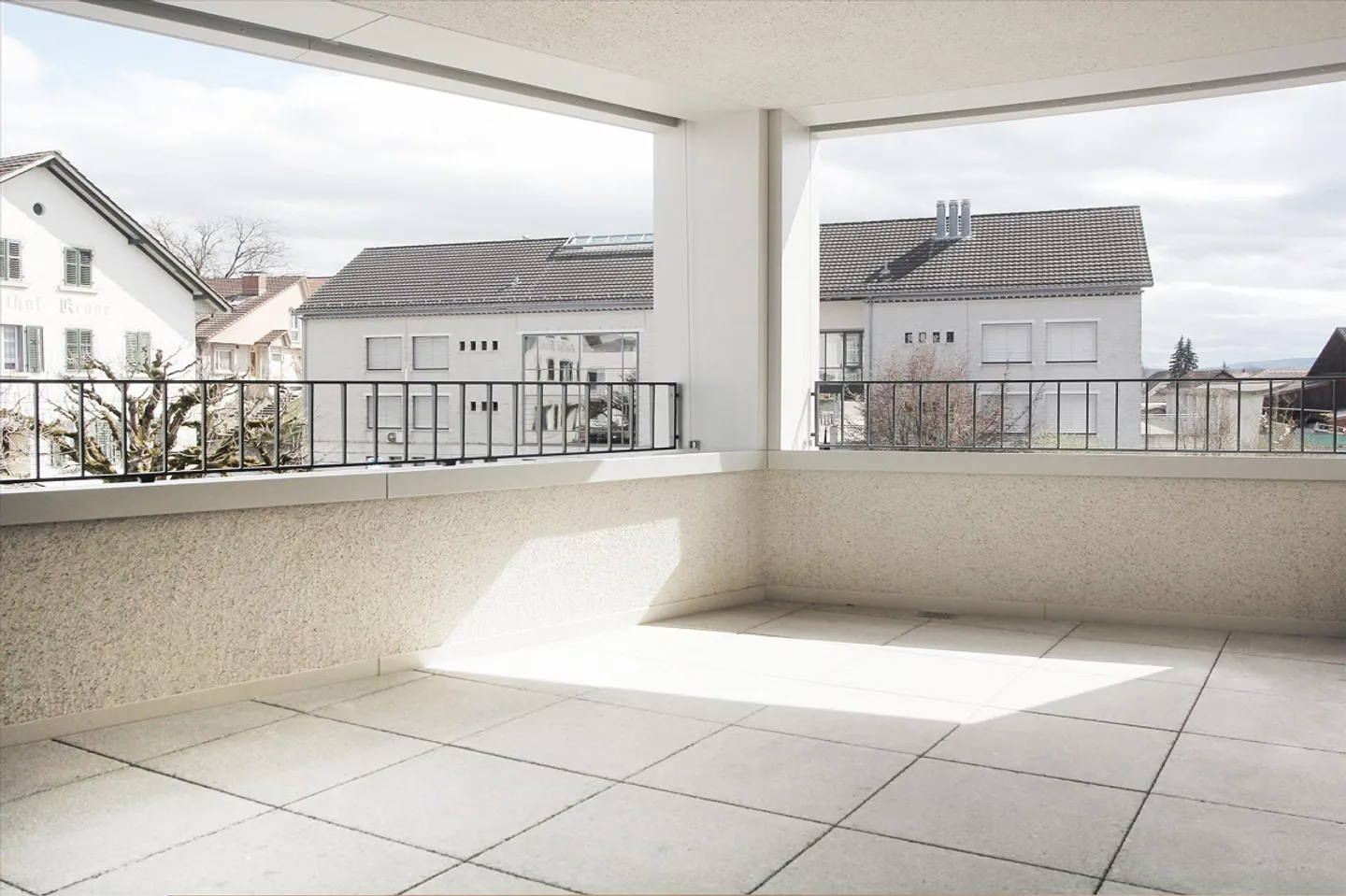 Appartement moderne avec terrasse - Photo 10 sur 11