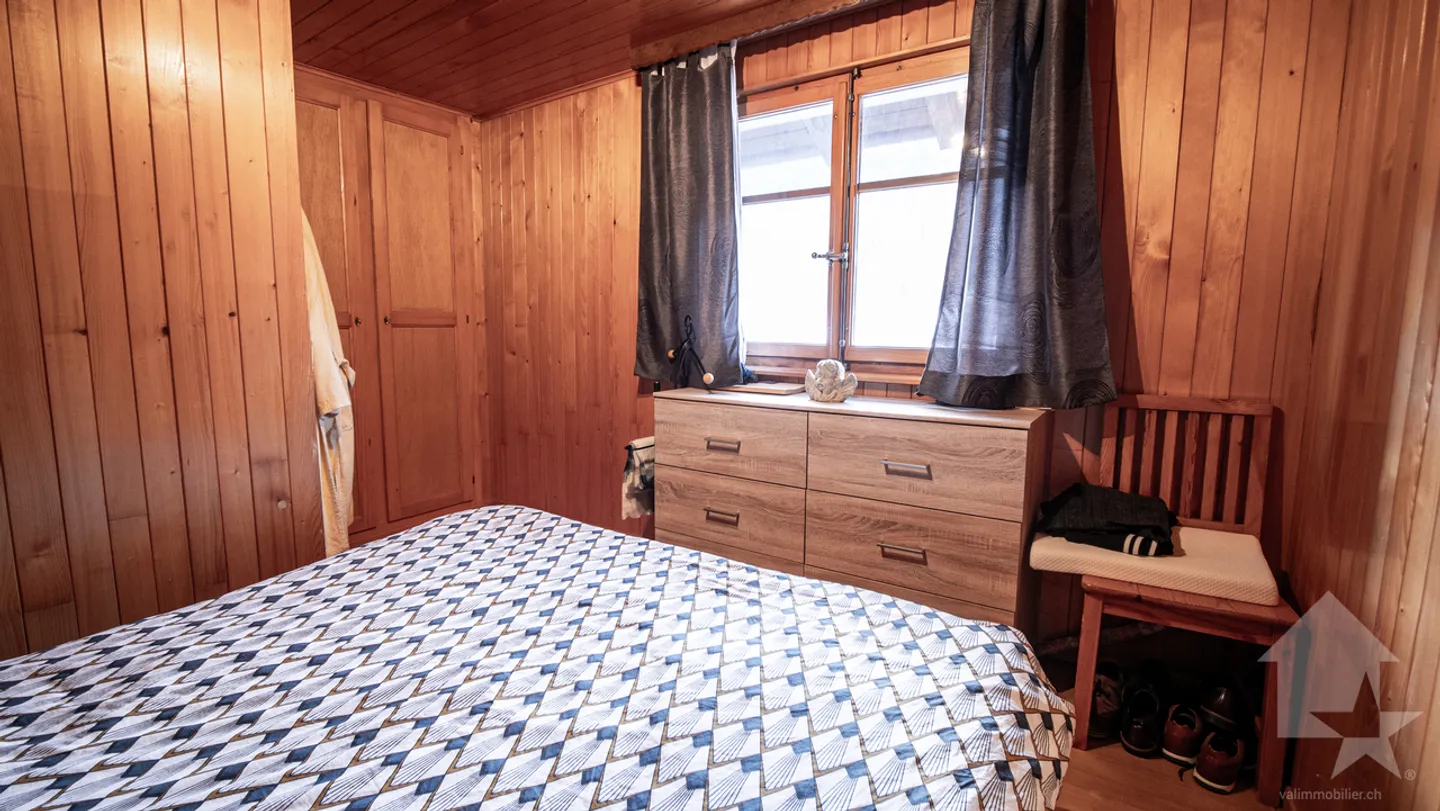 Charming chalet with stunning views of the village and mountains - Photo 16 of 38